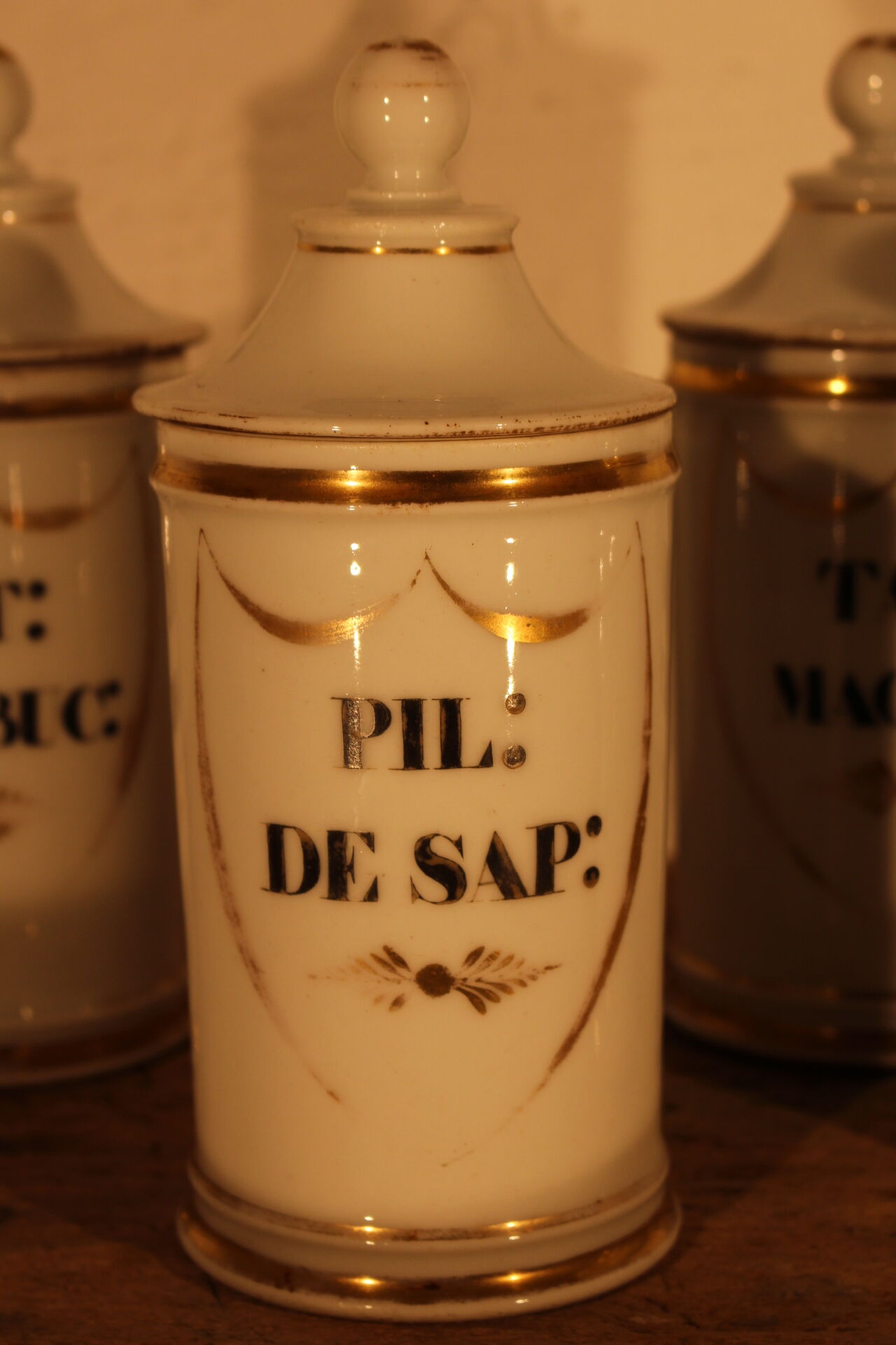 Porcelain medicine jars