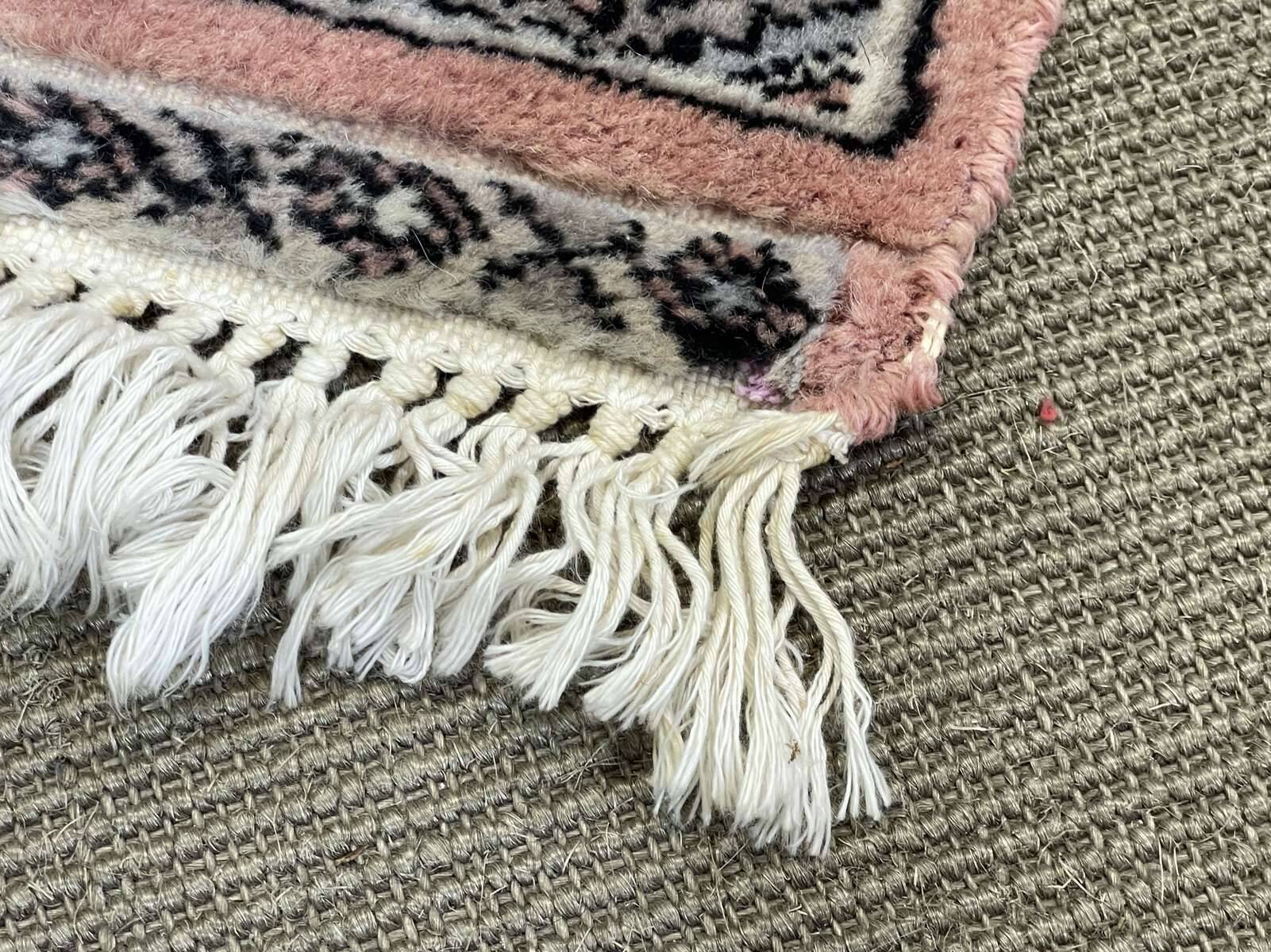 Small handmade Pakistani wool rug - 88x64cm
