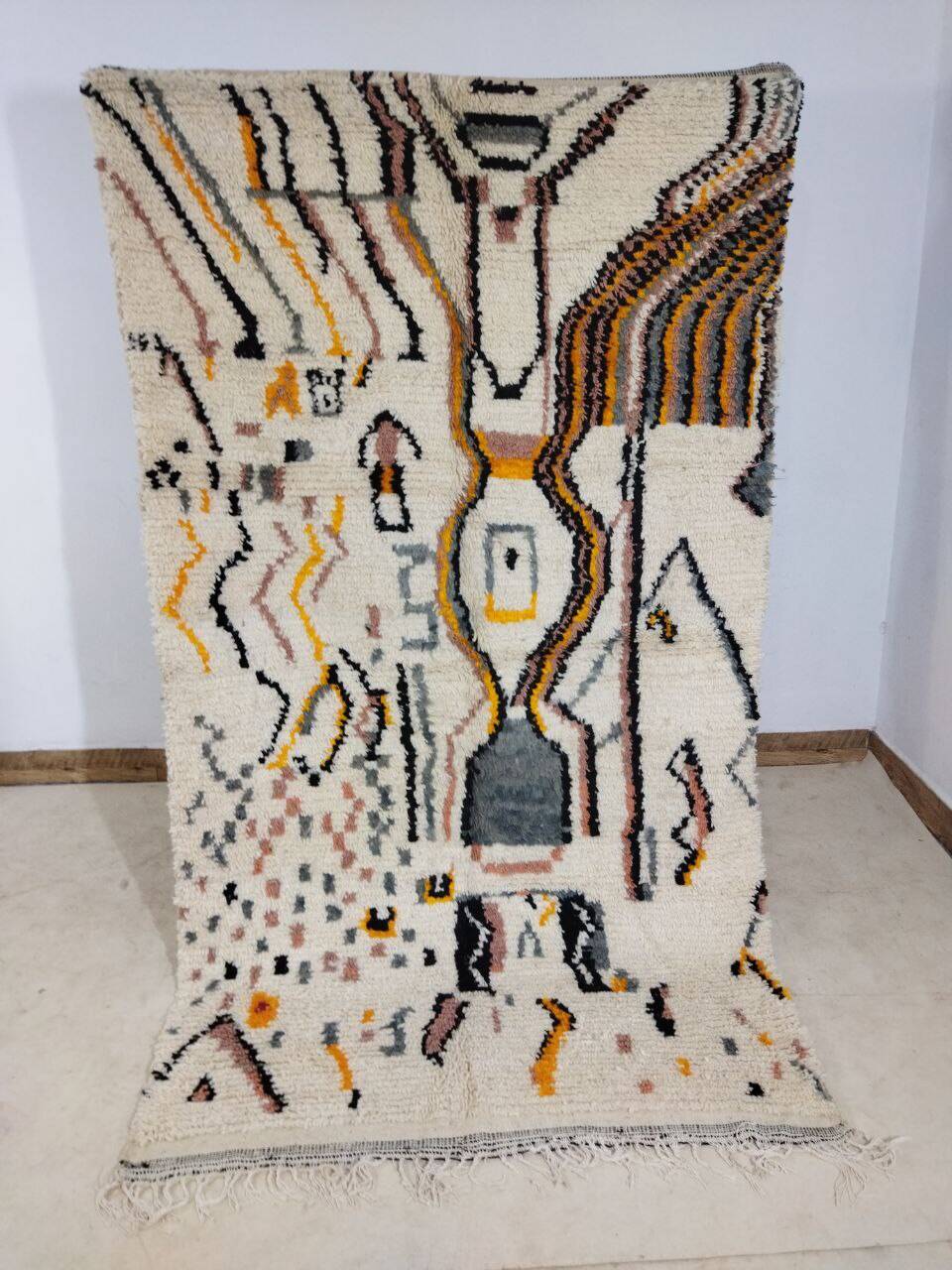 Handmade moroccan berber rug 252 x 138 cm