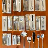 Ercuis cutlery set, 124 pieces, Louis XV style, in near-new condition.