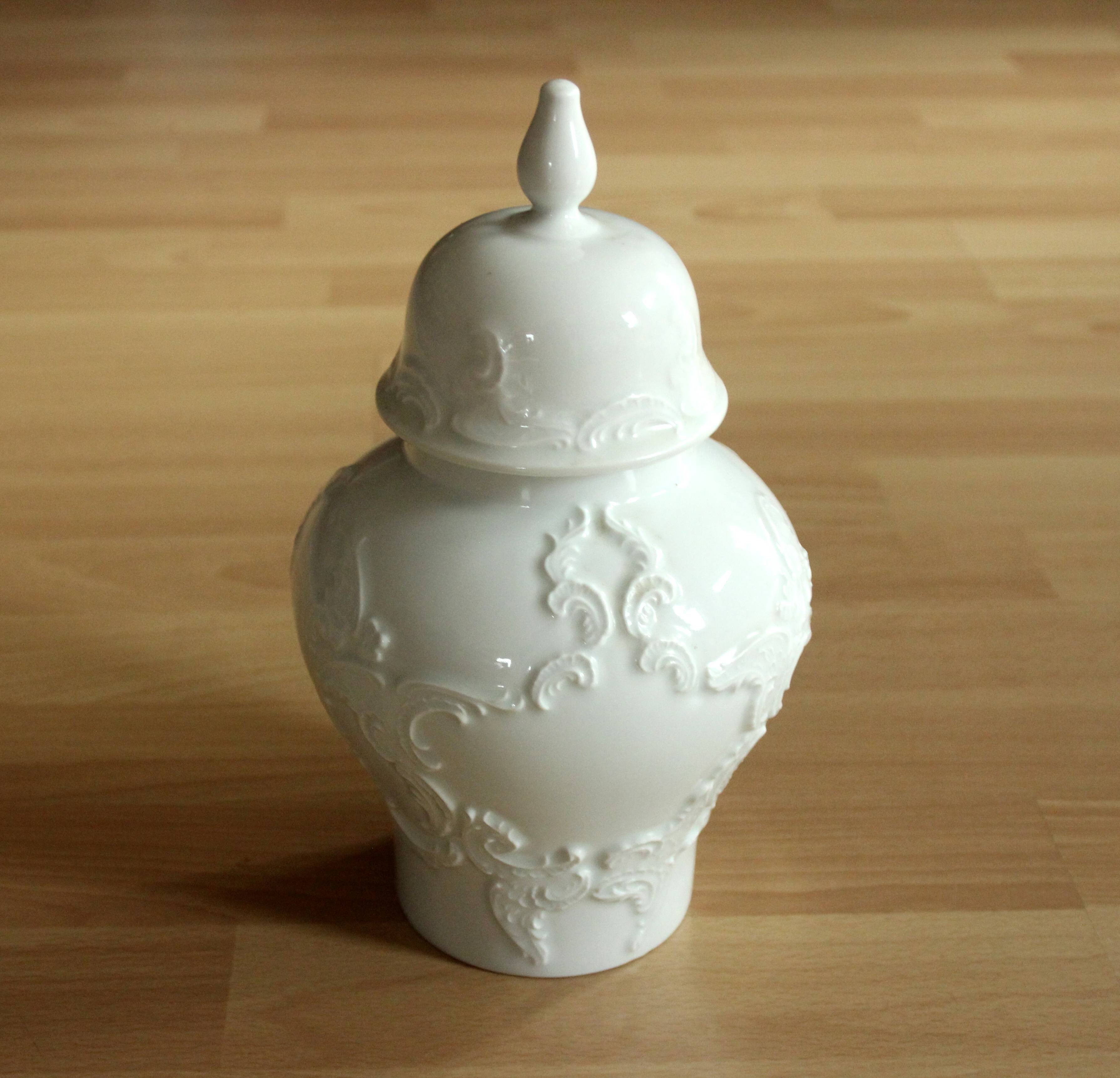 Handmade white lidded porcelain vase by Royal Bavaria KPM - Vintage