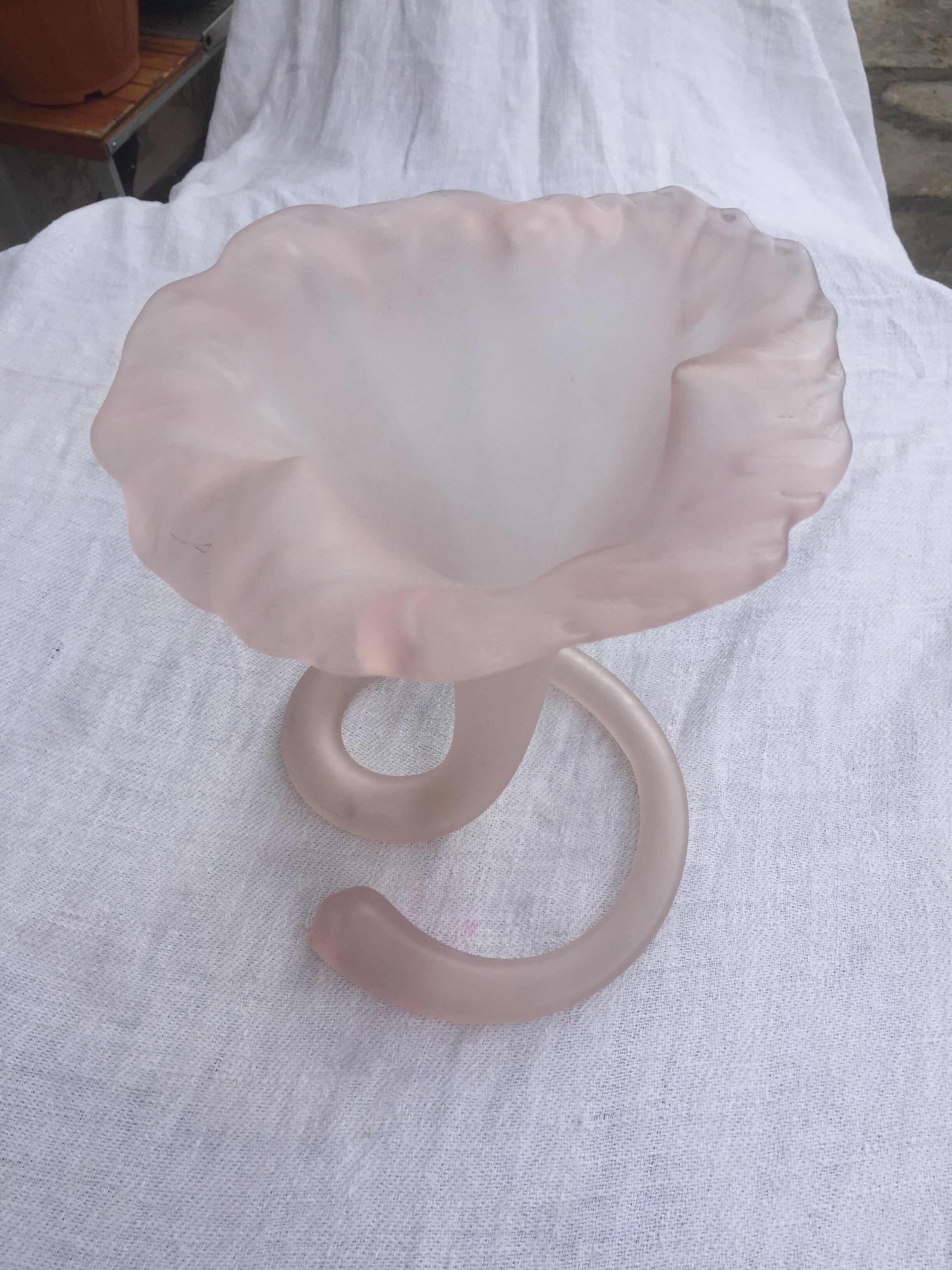 Vase en forme de fleur