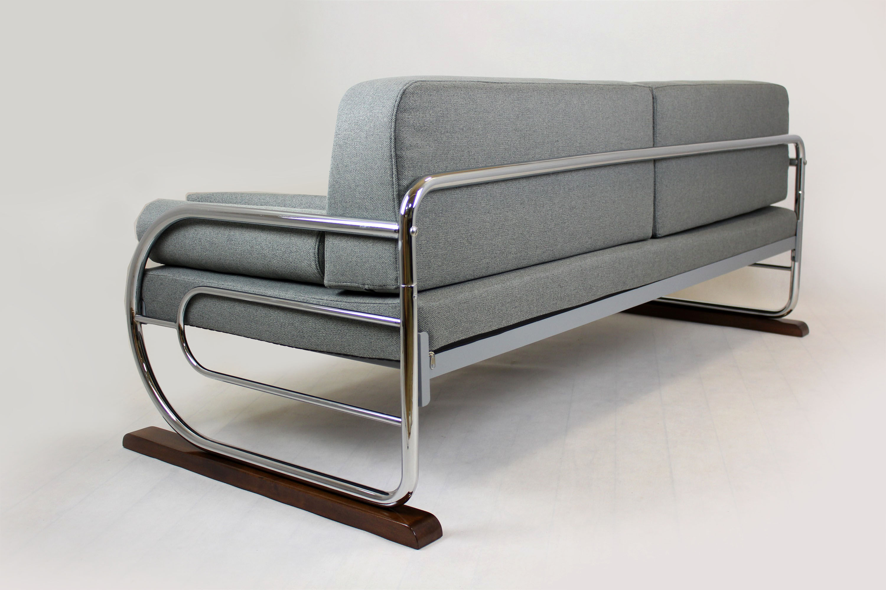 Bauhaus tubular chromed steel sofa from Hynek Gottwald, 1930s