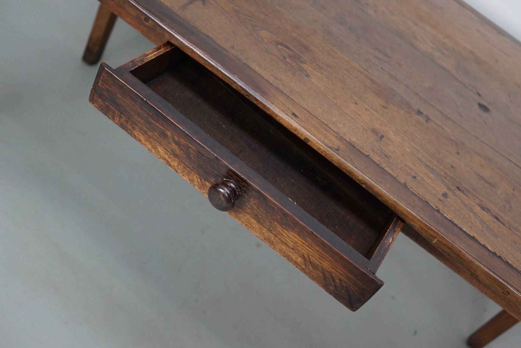 Rustic Dining Table in Elm from the 20th Century