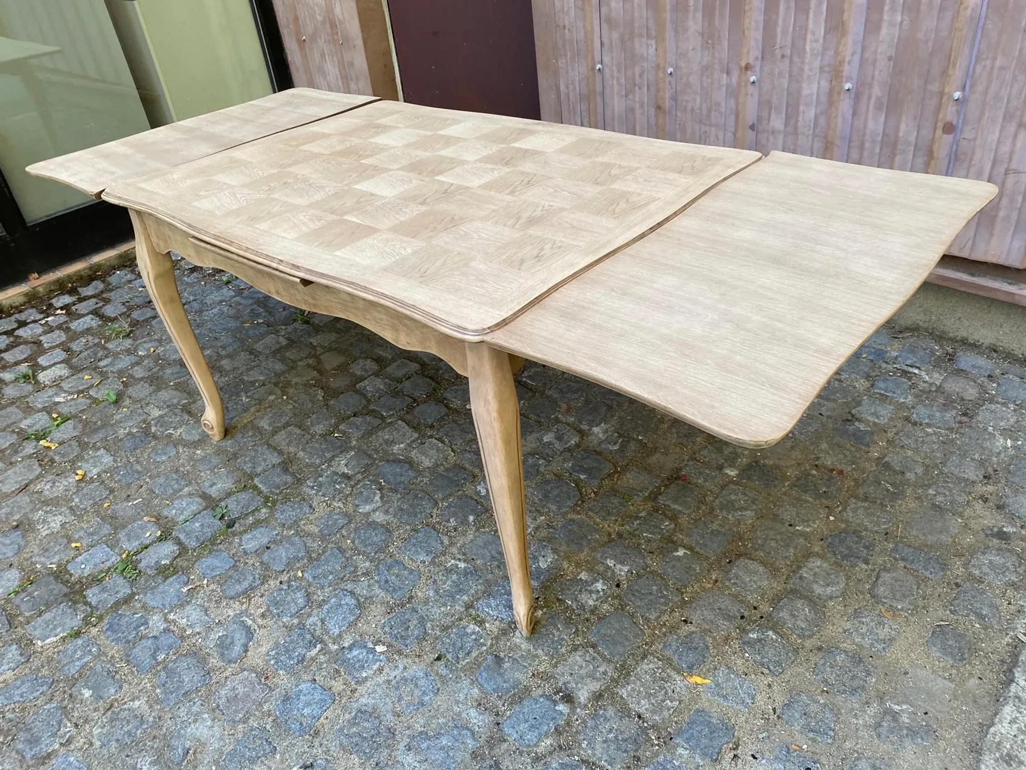 Table à manger Louis XV décapée en chêne massif 1970 215cm