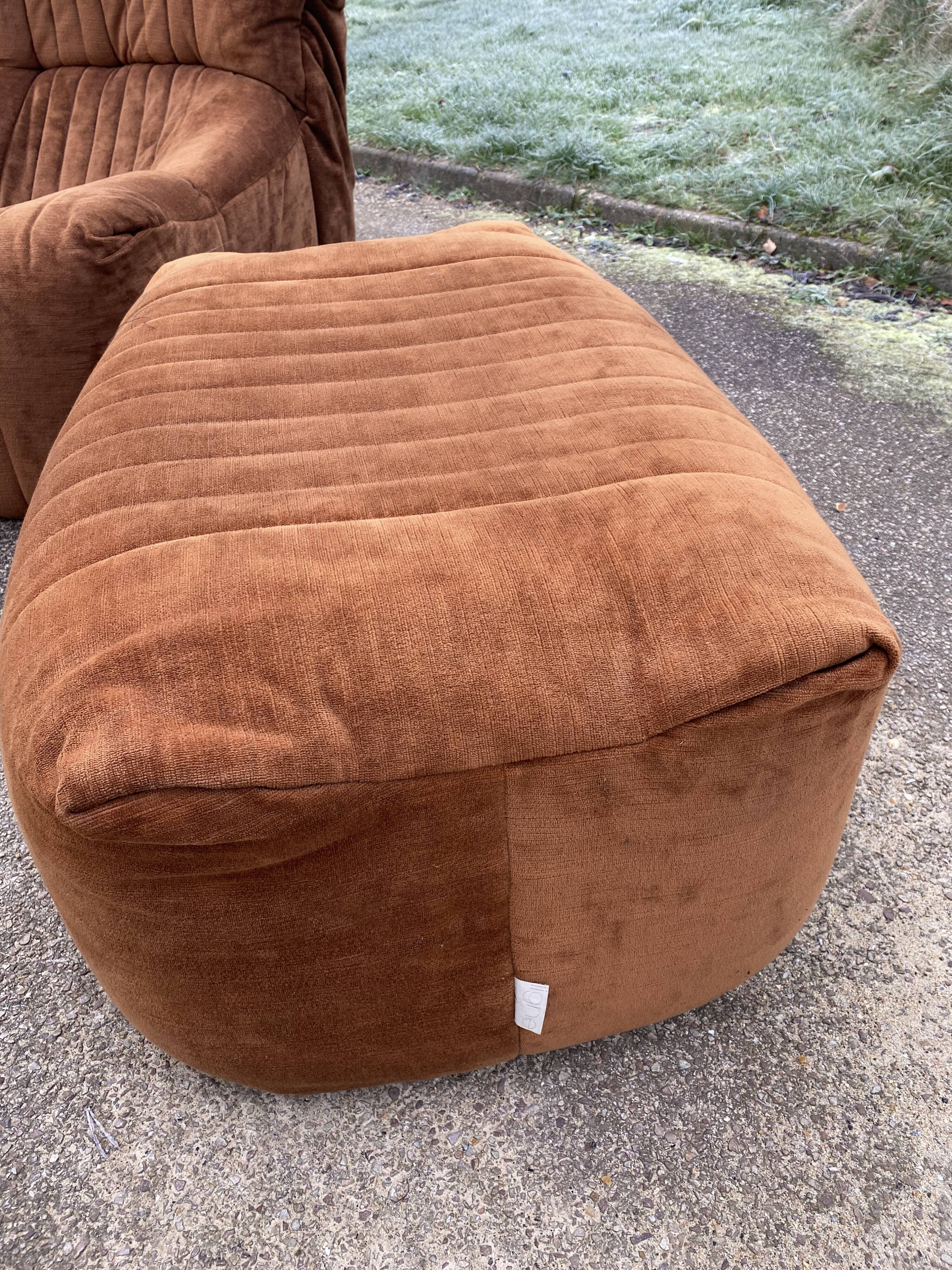Sofa and pouf Aralia by Michel Ducaroy, Ligne Roset edition