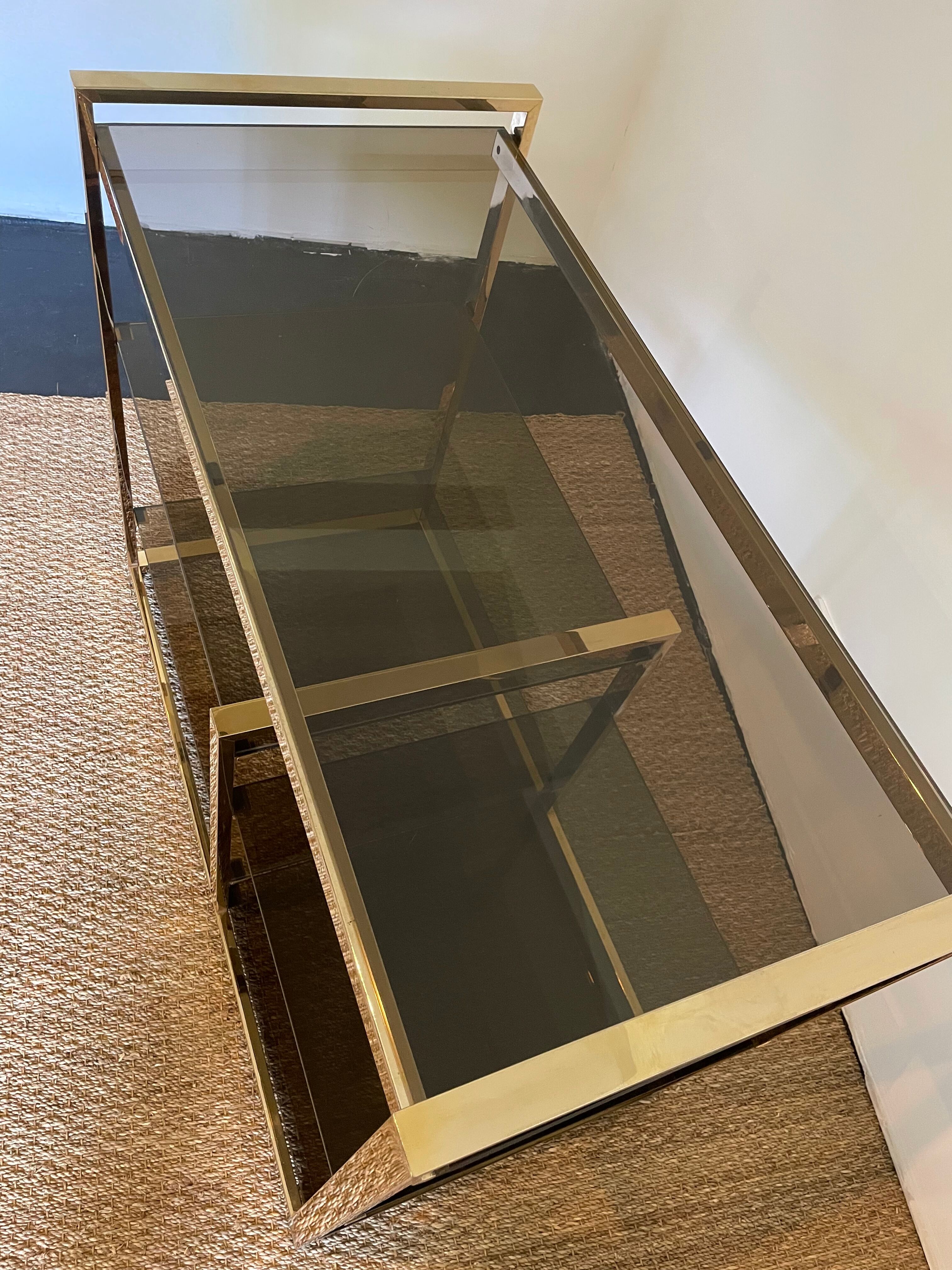 Low shelf gold metal design 70/80