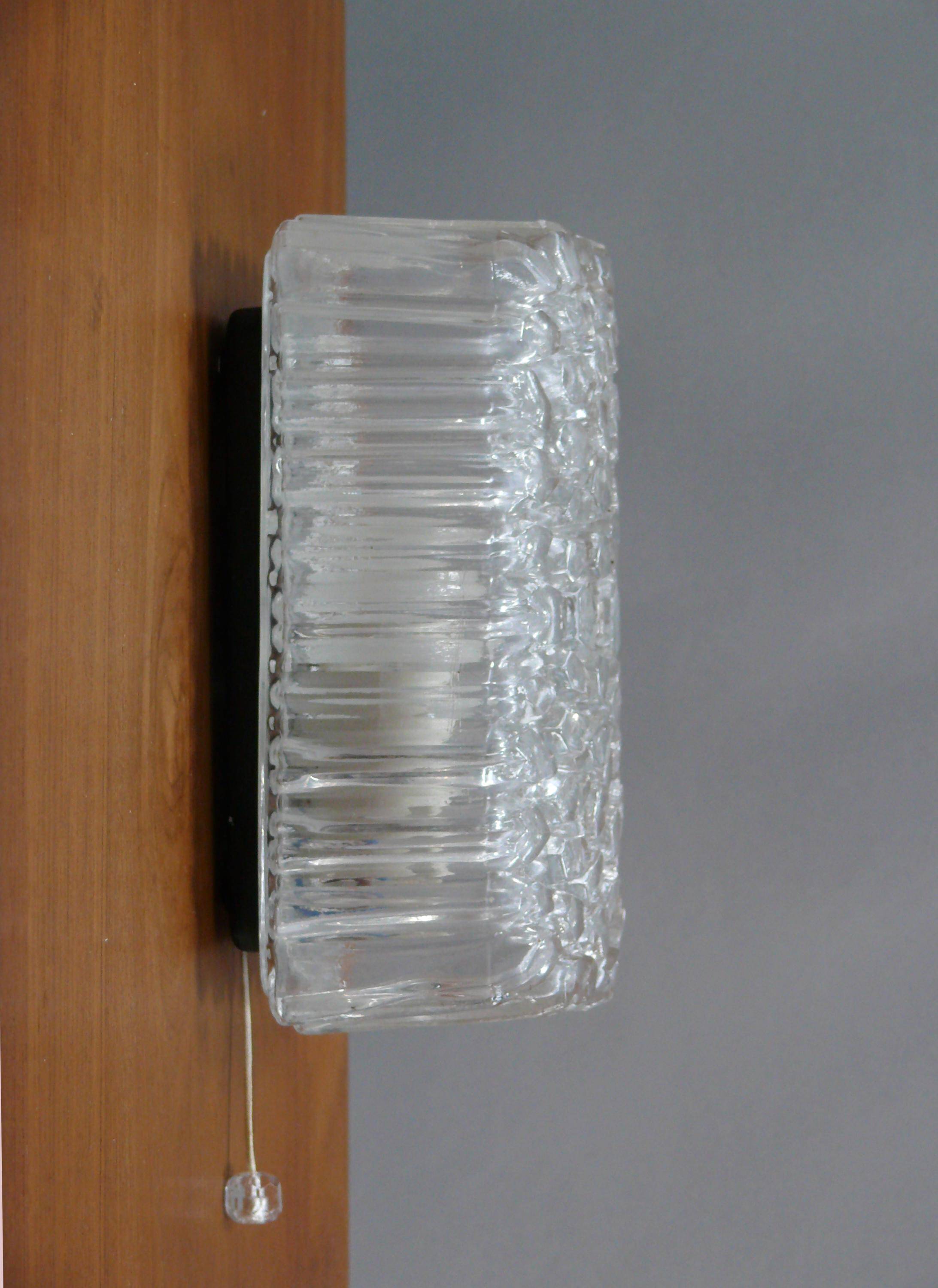 Wall lamp / mirror in ice glass by Glashütte Limburg, 1960s - Model 3040.