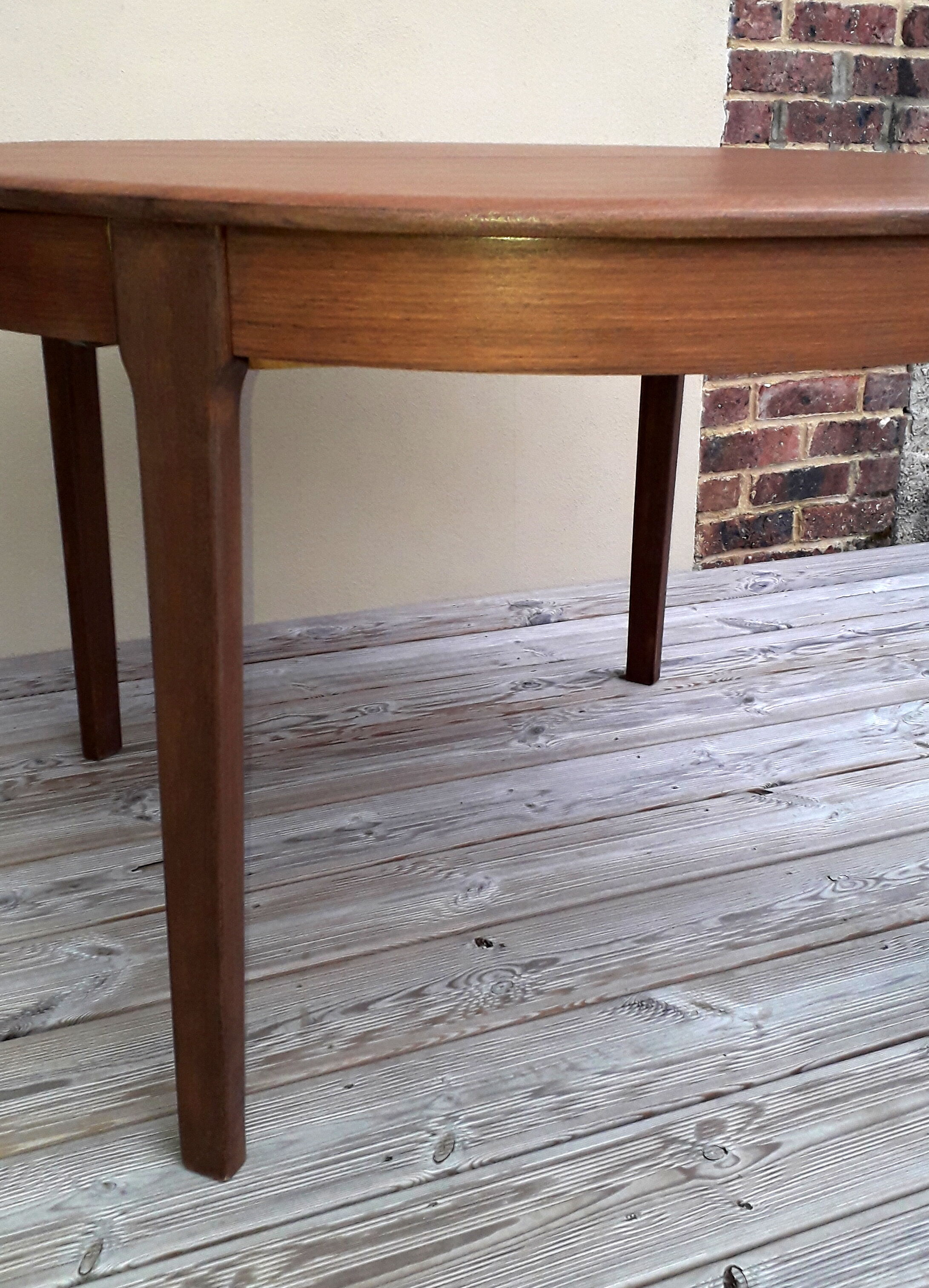 Scandinavian table