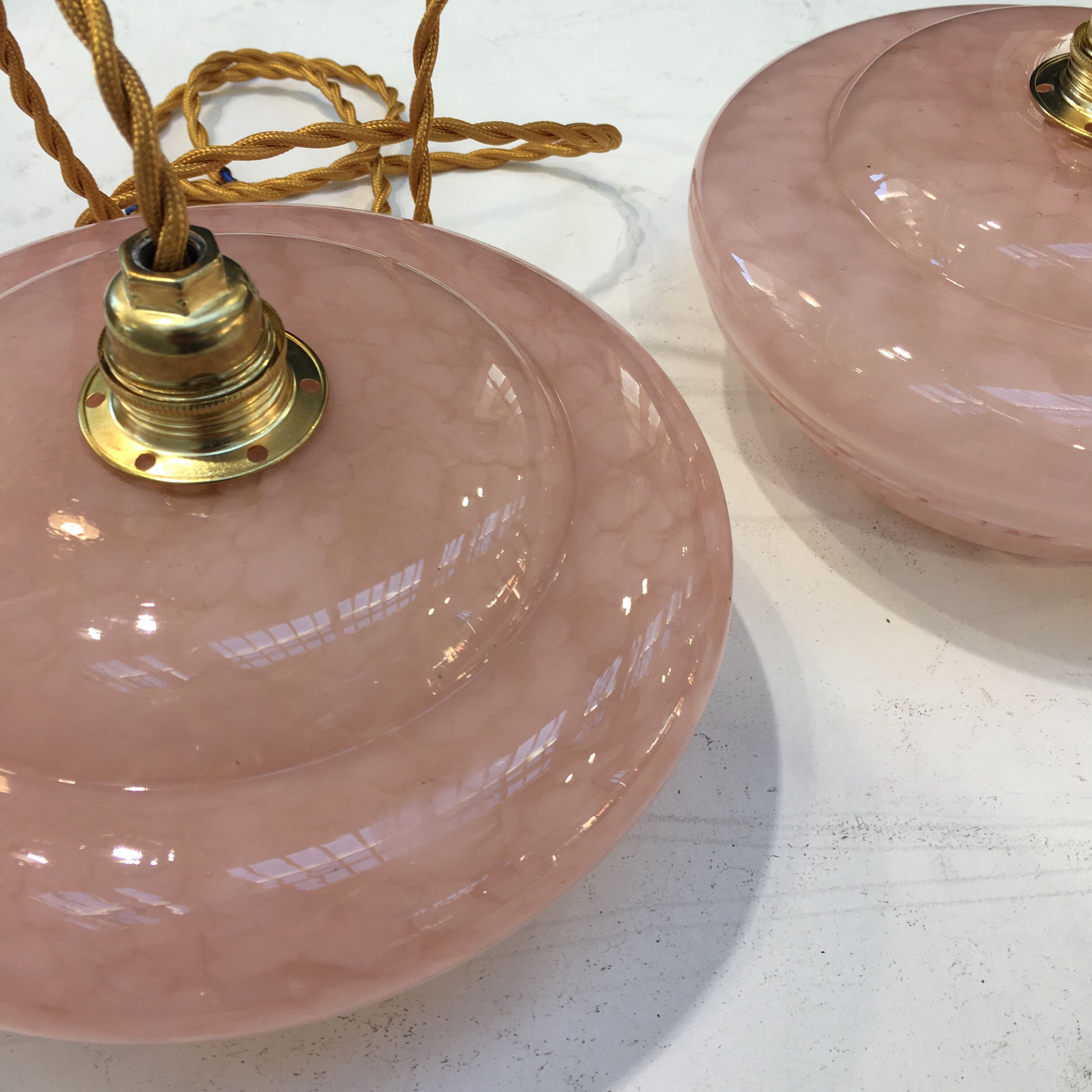 Pair of Art Deco suspensions in pink Clichy glass