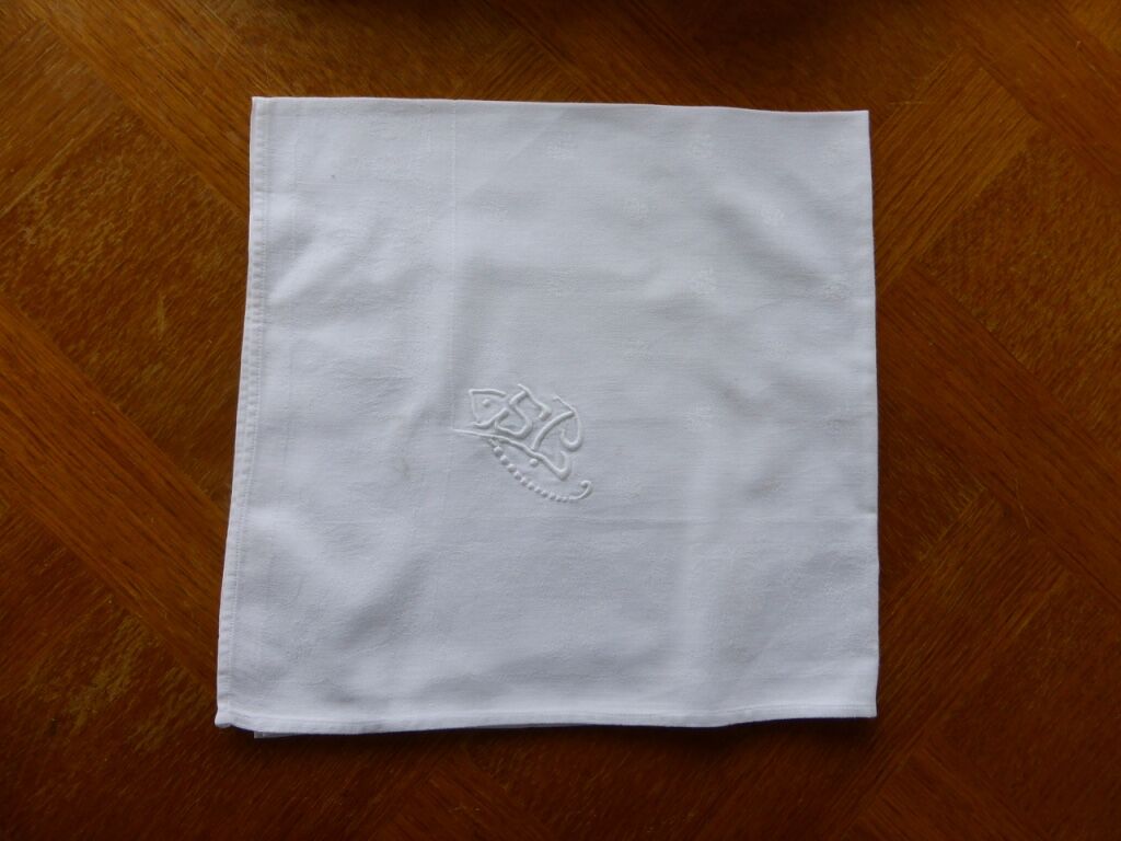 8 large napkins, white damasks, monogrammed, antique embroidery