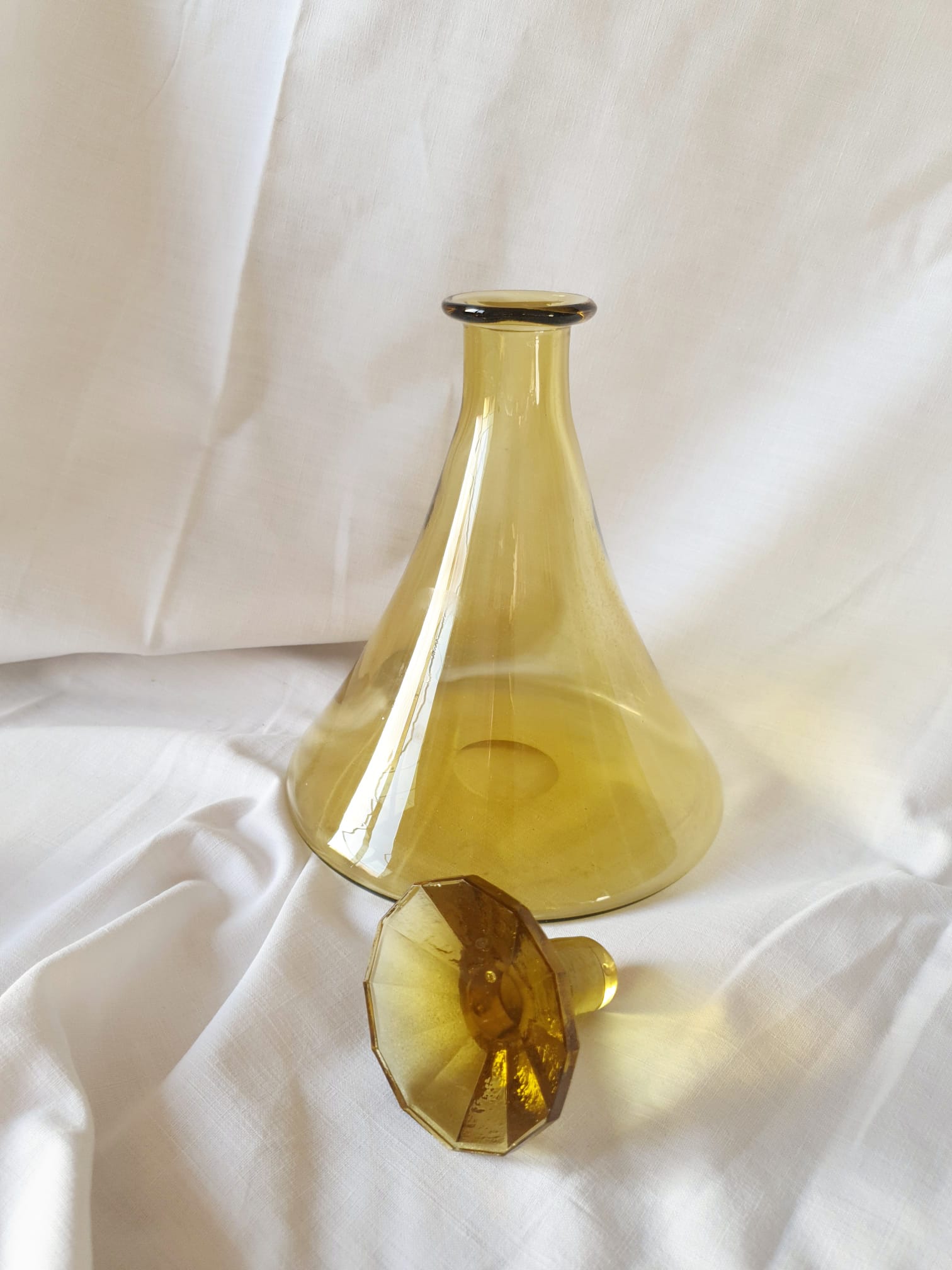 Large geometric decanter 60s