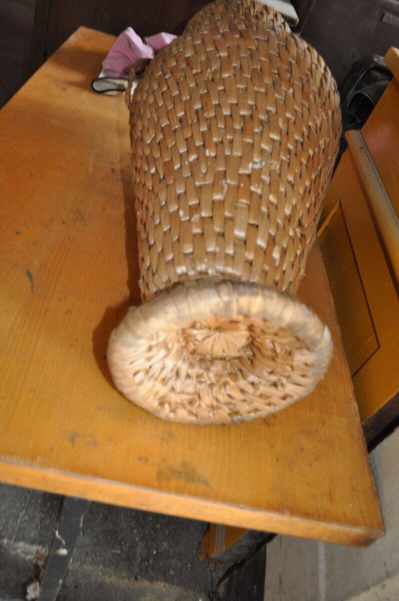 Large beige (wheat) woven wicker floor vase, Mid-Century style from the 1940s.