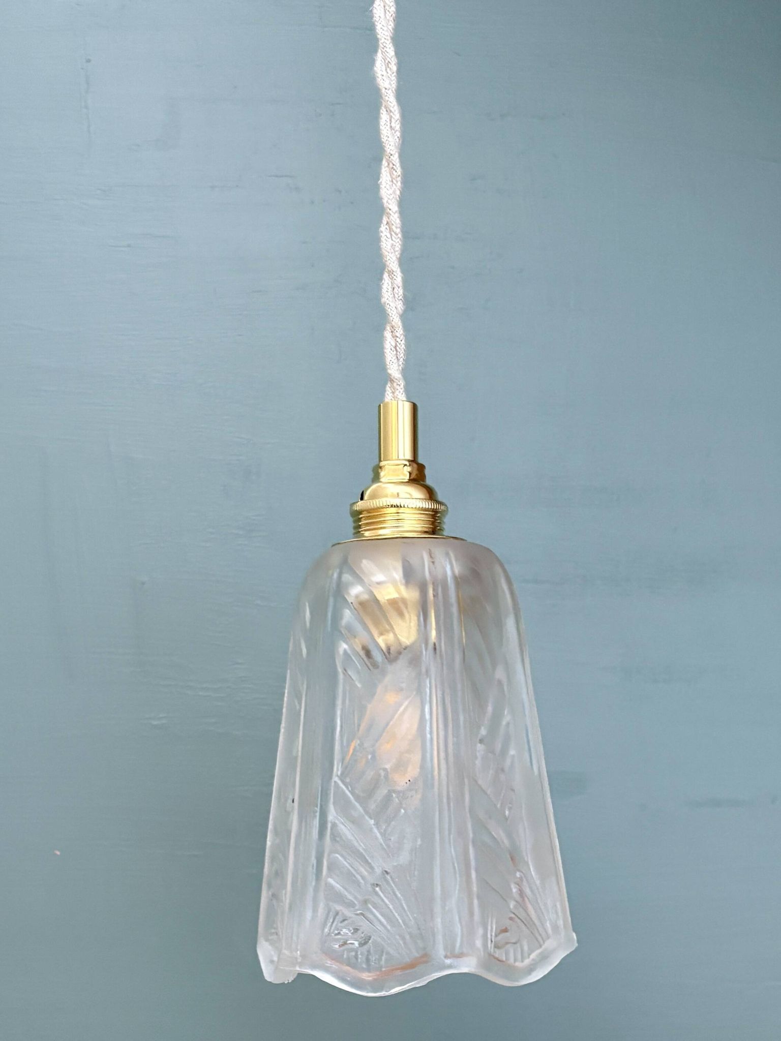 Vintage art deco frosted glass tulip pendant light