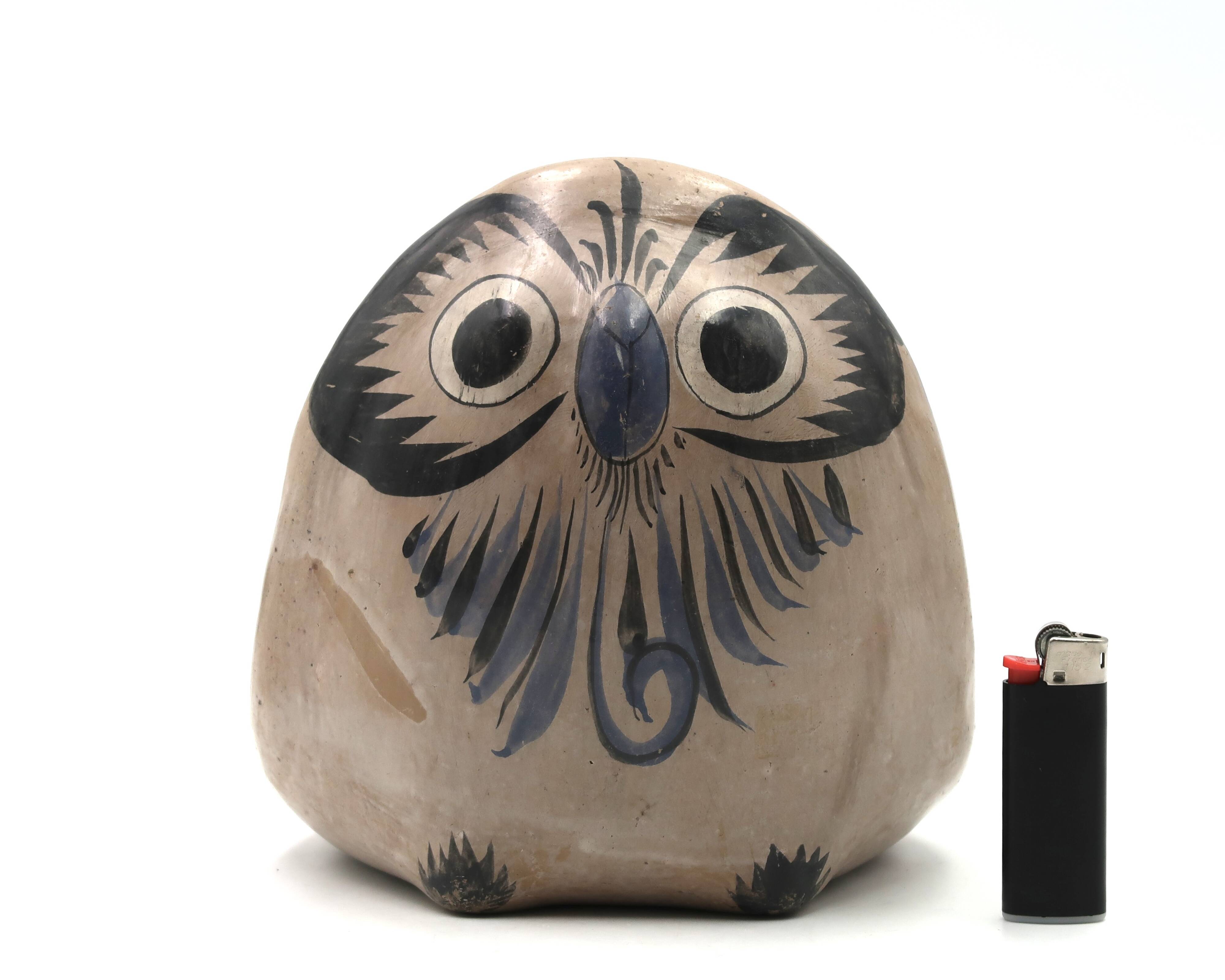 Mexican ceramic owl, sculpture from Mexico, 1970s.