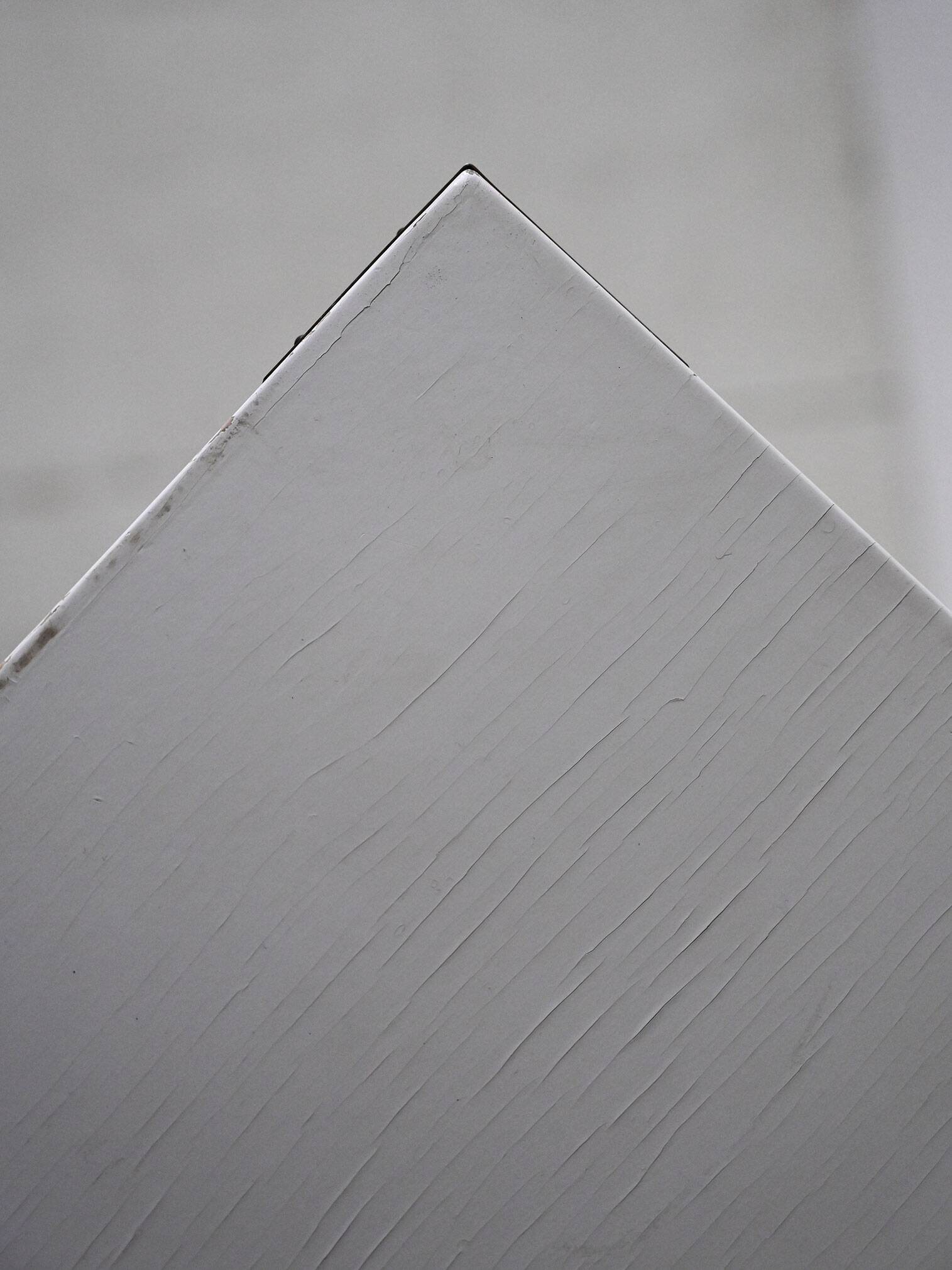 White 6-drawer chest of drawers