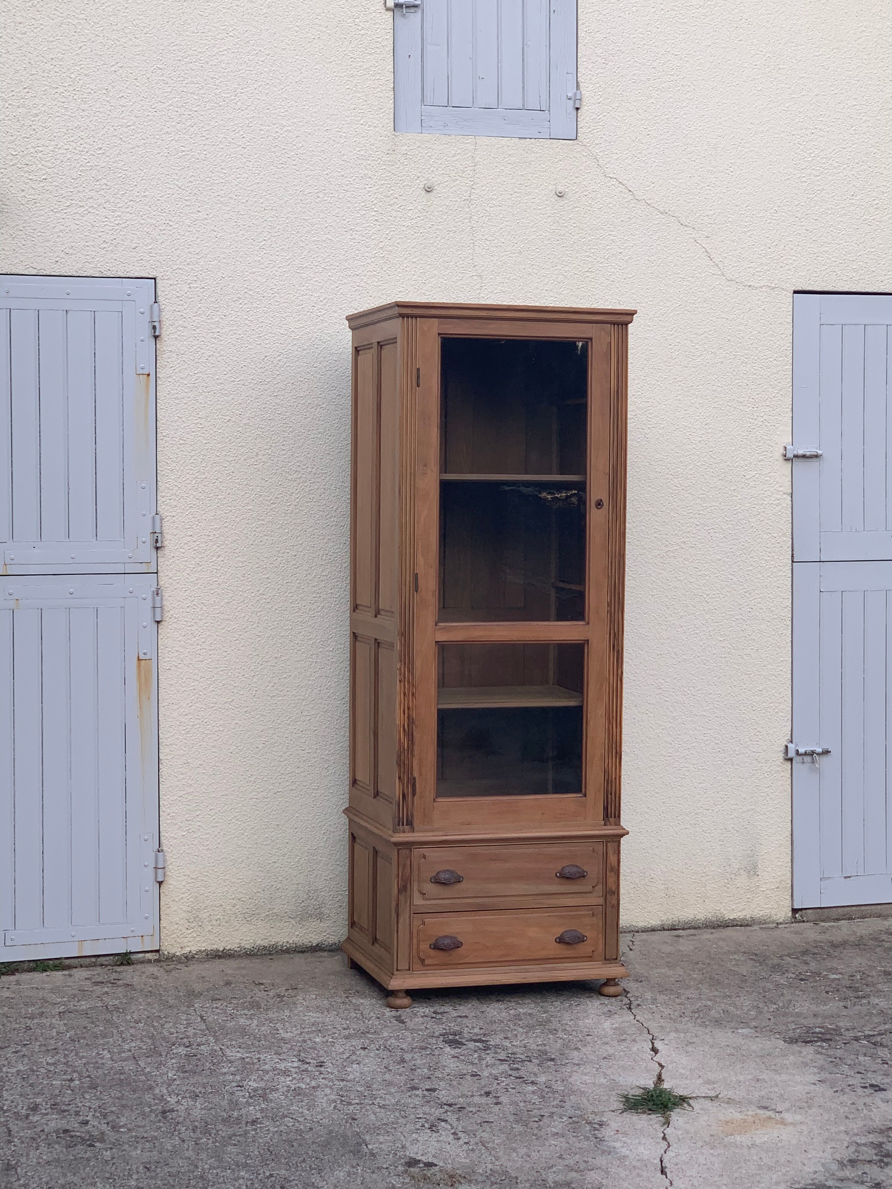 Armoire bonnetière parisienne vitrée 1920