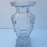 Vase cristal taillé forme Médicis