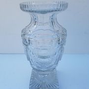 Vase cristal taillé forme Médicis