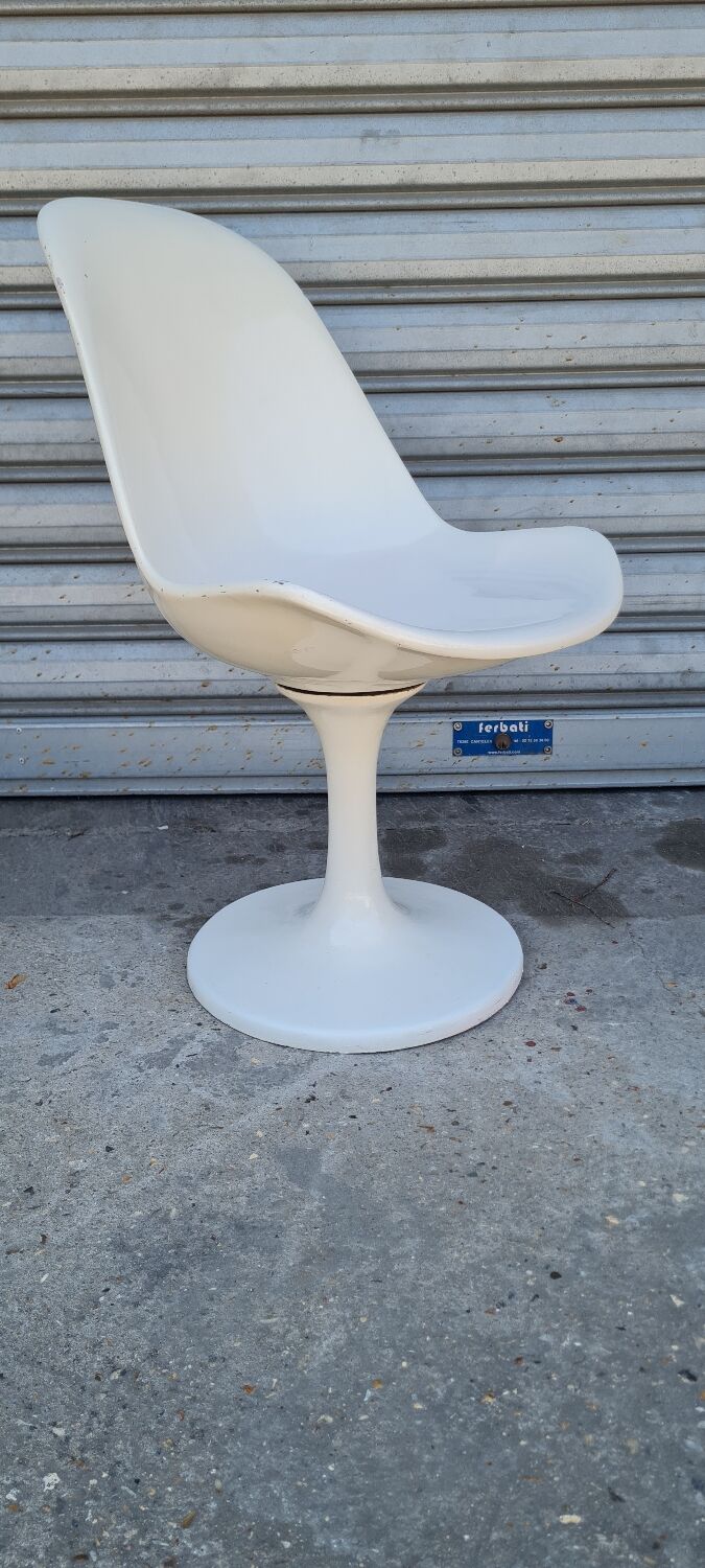 Fiberglass tulip chair 1970