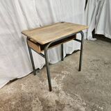 Bureau d'écolier 1960 avec casier