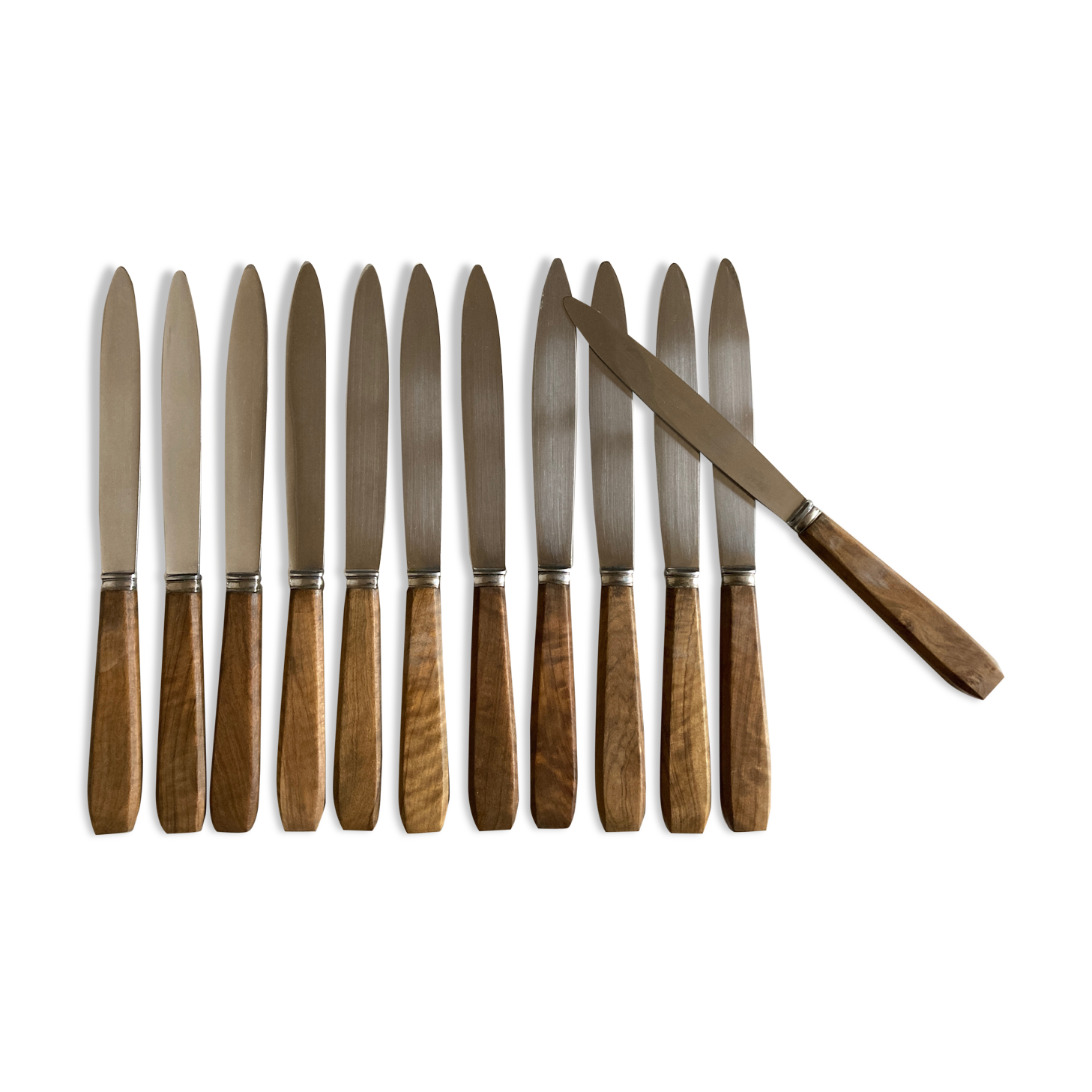 Set de 12 couteaux manches en bois d'olivier 1960