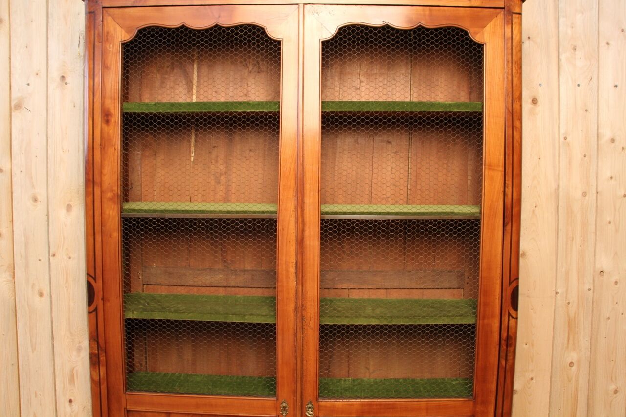 Bibliothèque grillagé en merisier XlXeme