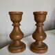 Paire de bougeoirs balustre en bois tourné scandinaves 1970