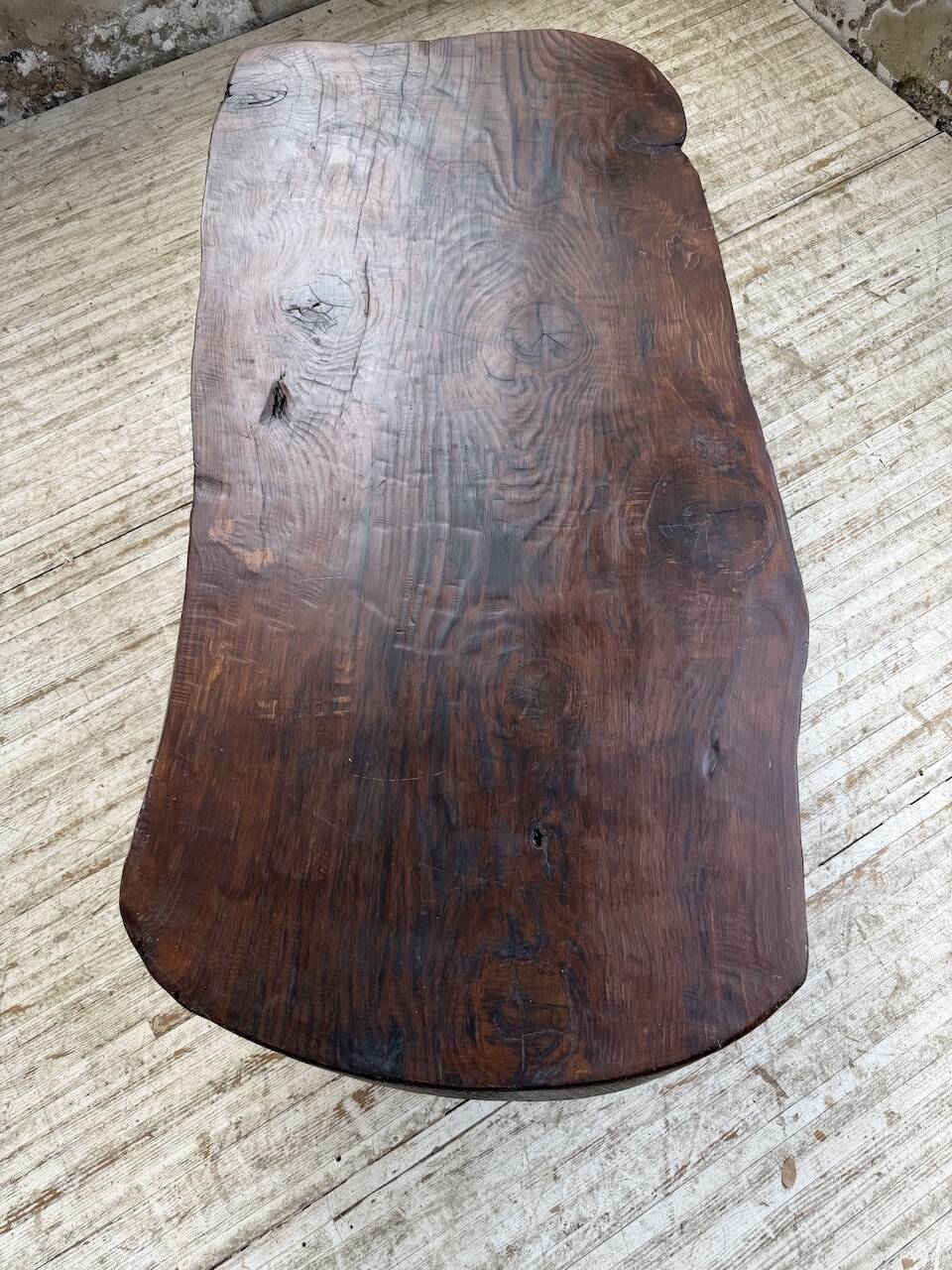 Table basse brutaliste artisanale 1950