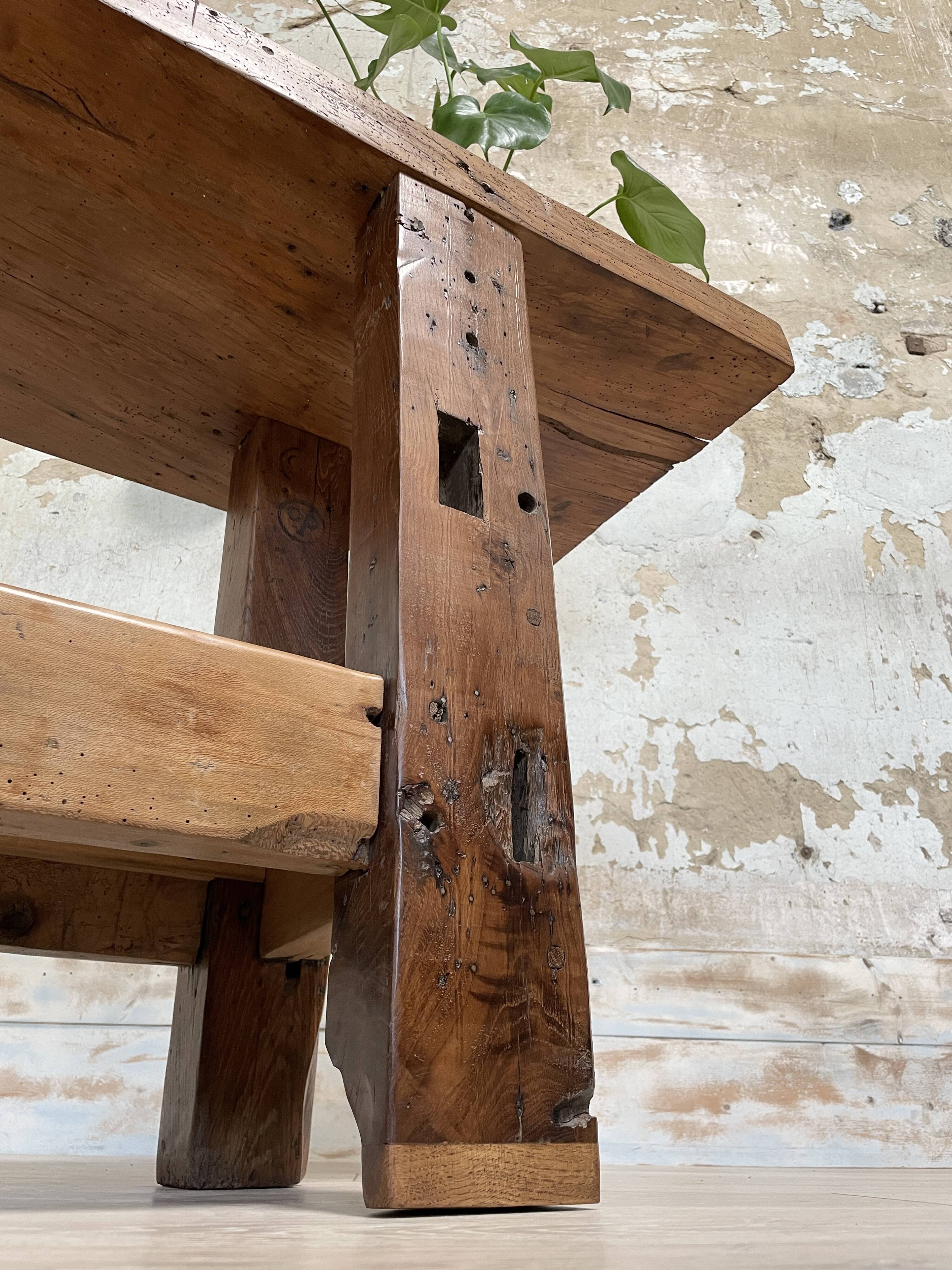 Solid wood carpenter's workbench