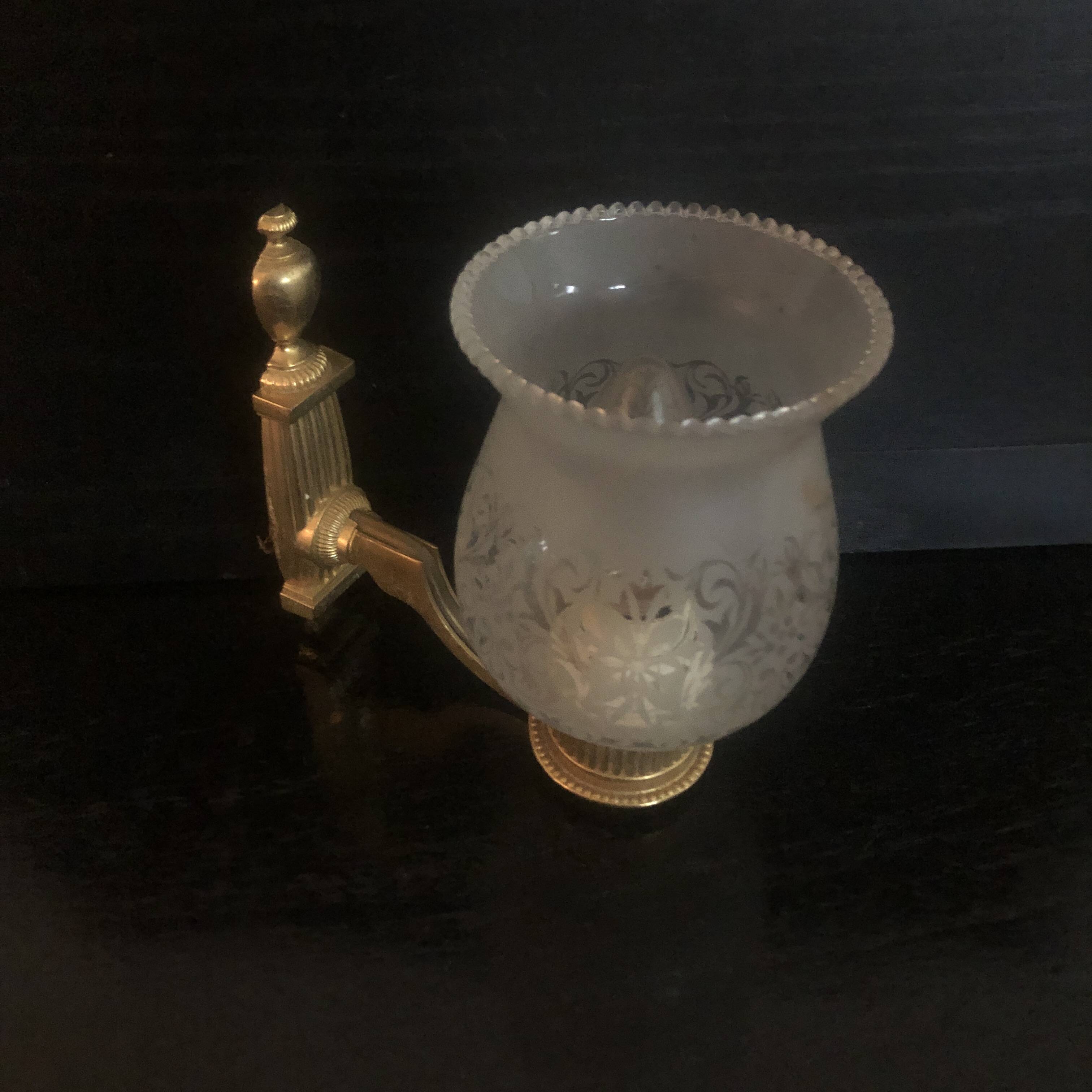 Pairs of Art Deco appliqués