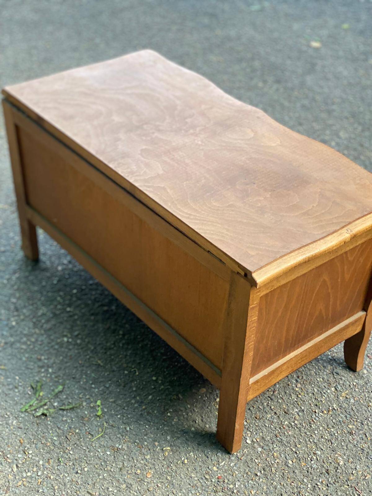 Vintage solid wood storage bench in light oak, Louis XV style, 77cm