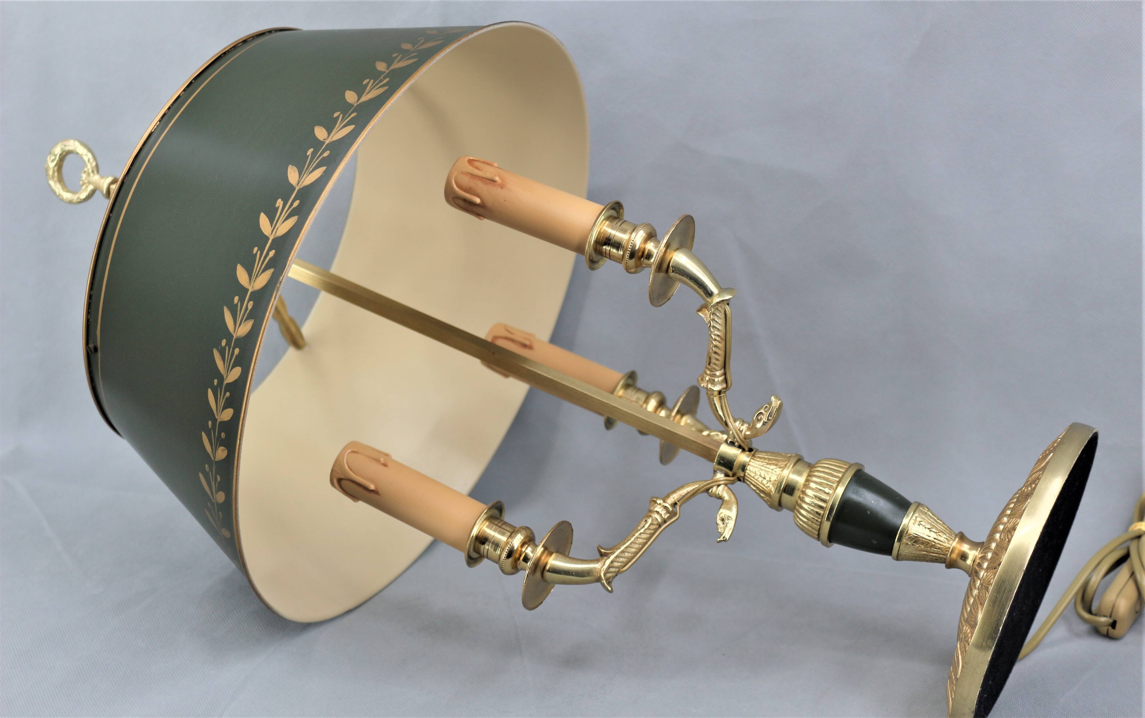 Empire style bronze hot water bottle lamp "Col de Cygnes"