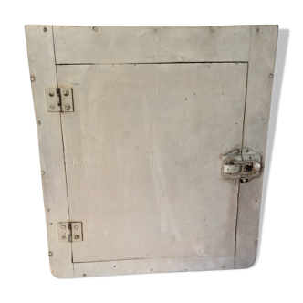 Medicine cabinet in the 1970s