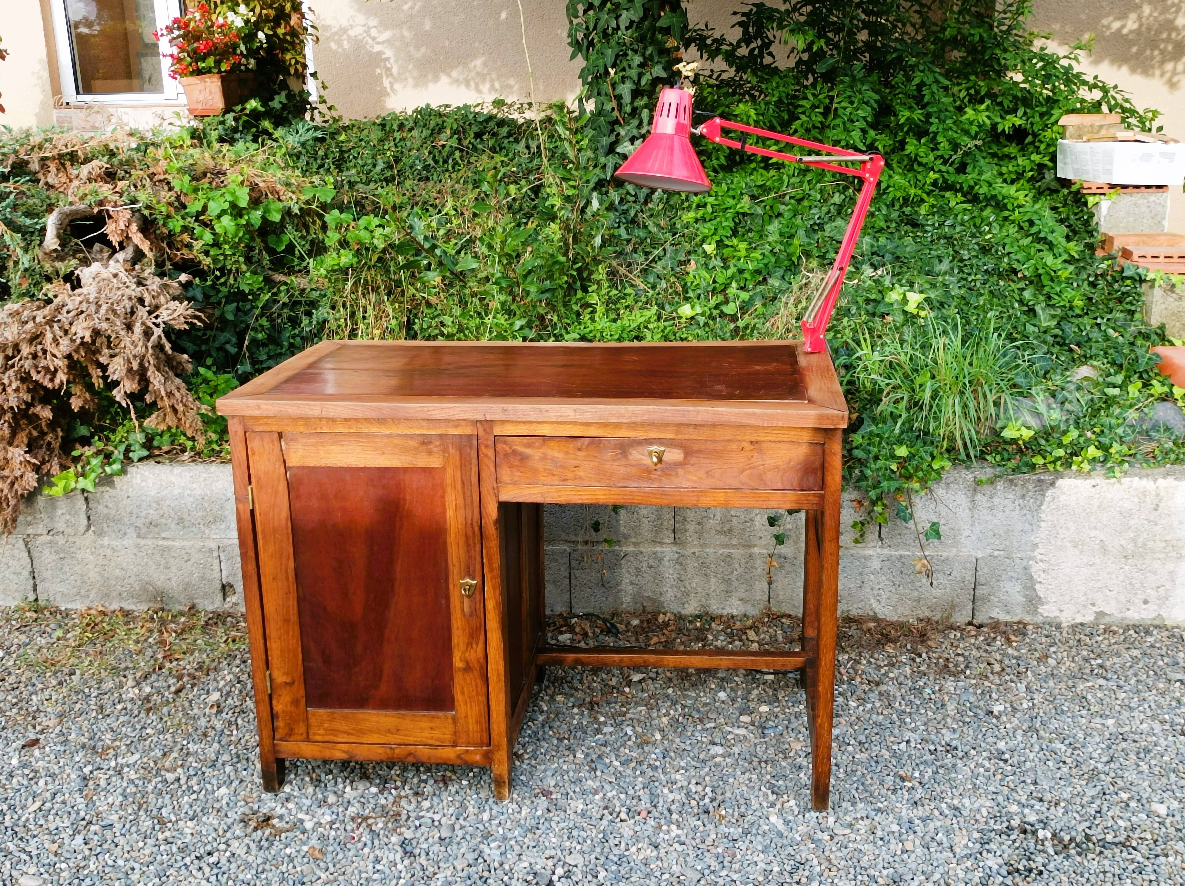 70s desk and articulated lamp