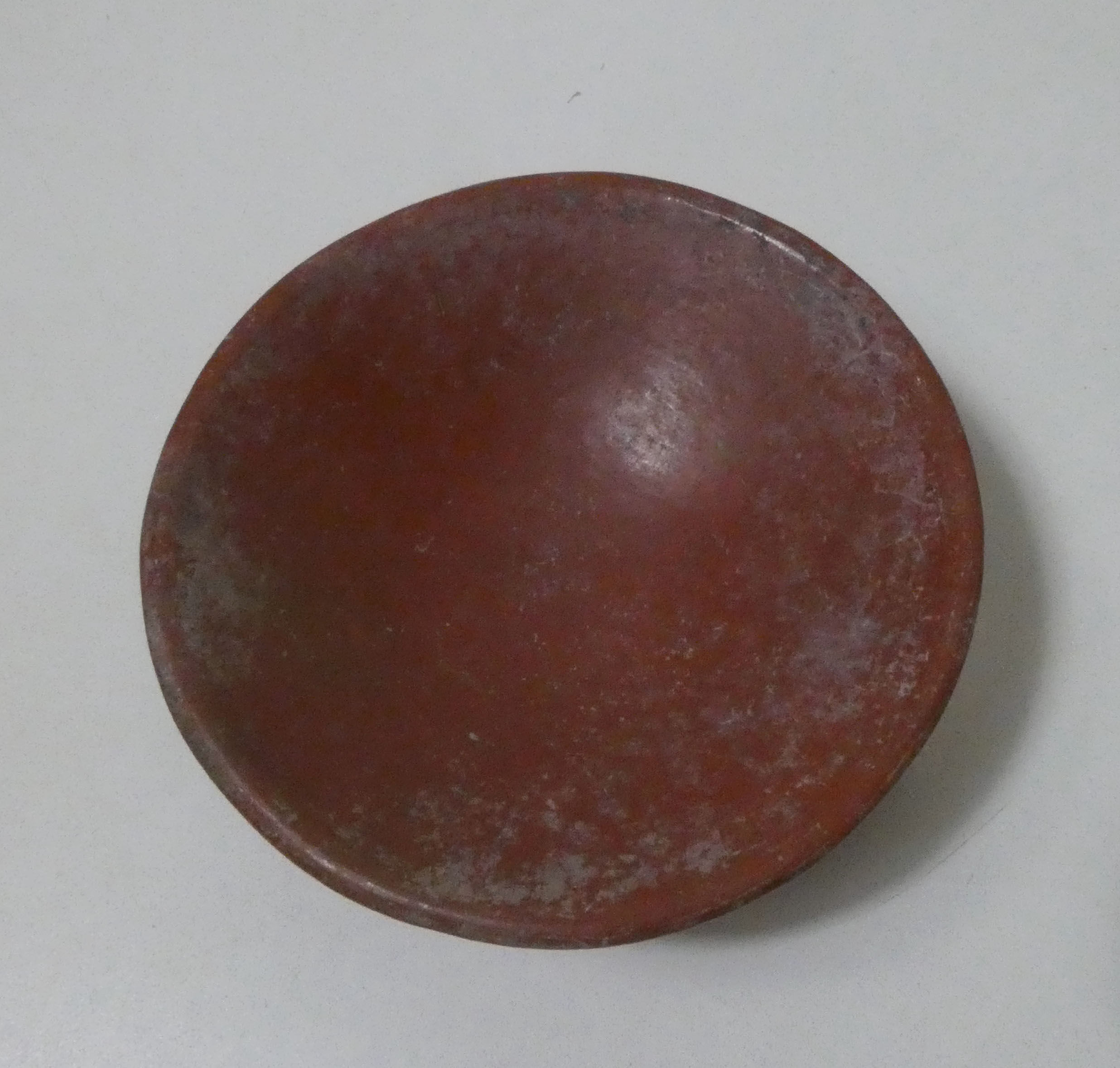 Ancient tripod bowl in terracotta pre-columbian art