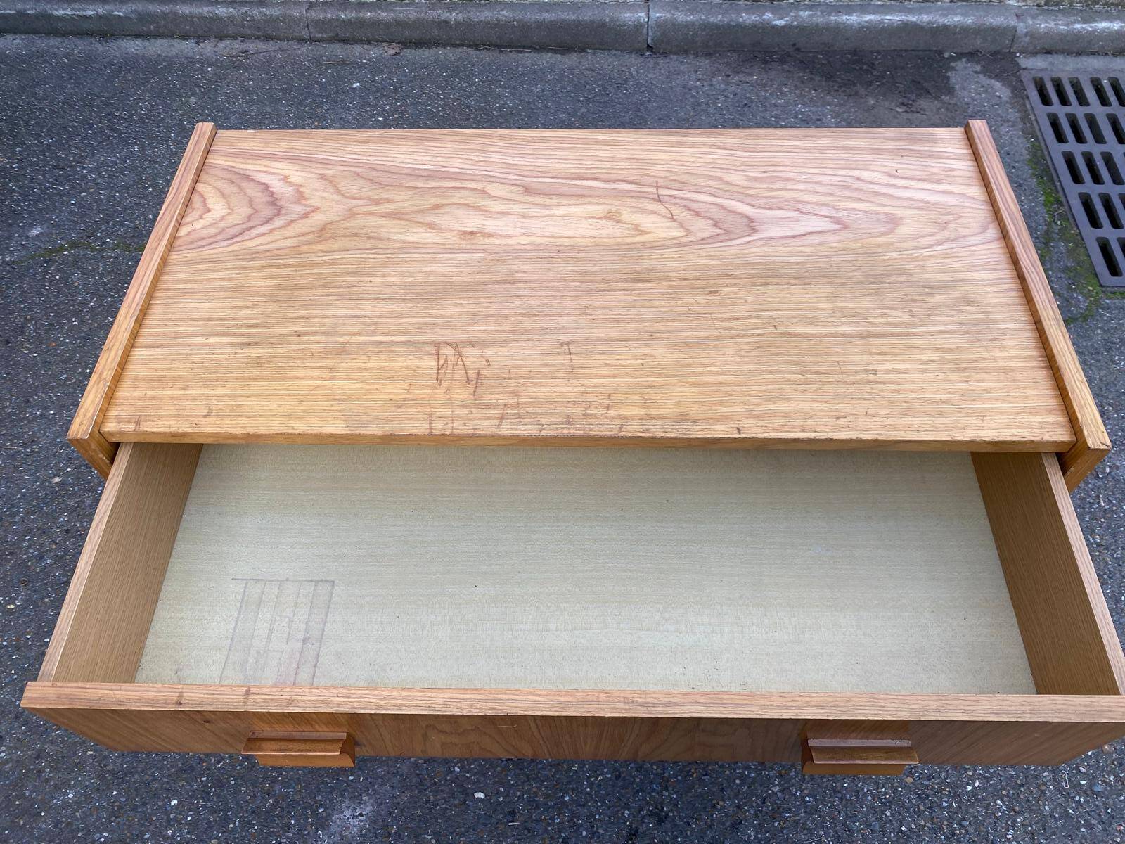 Scandinavian chest of drawers with 4 drawers in oak, 1970.