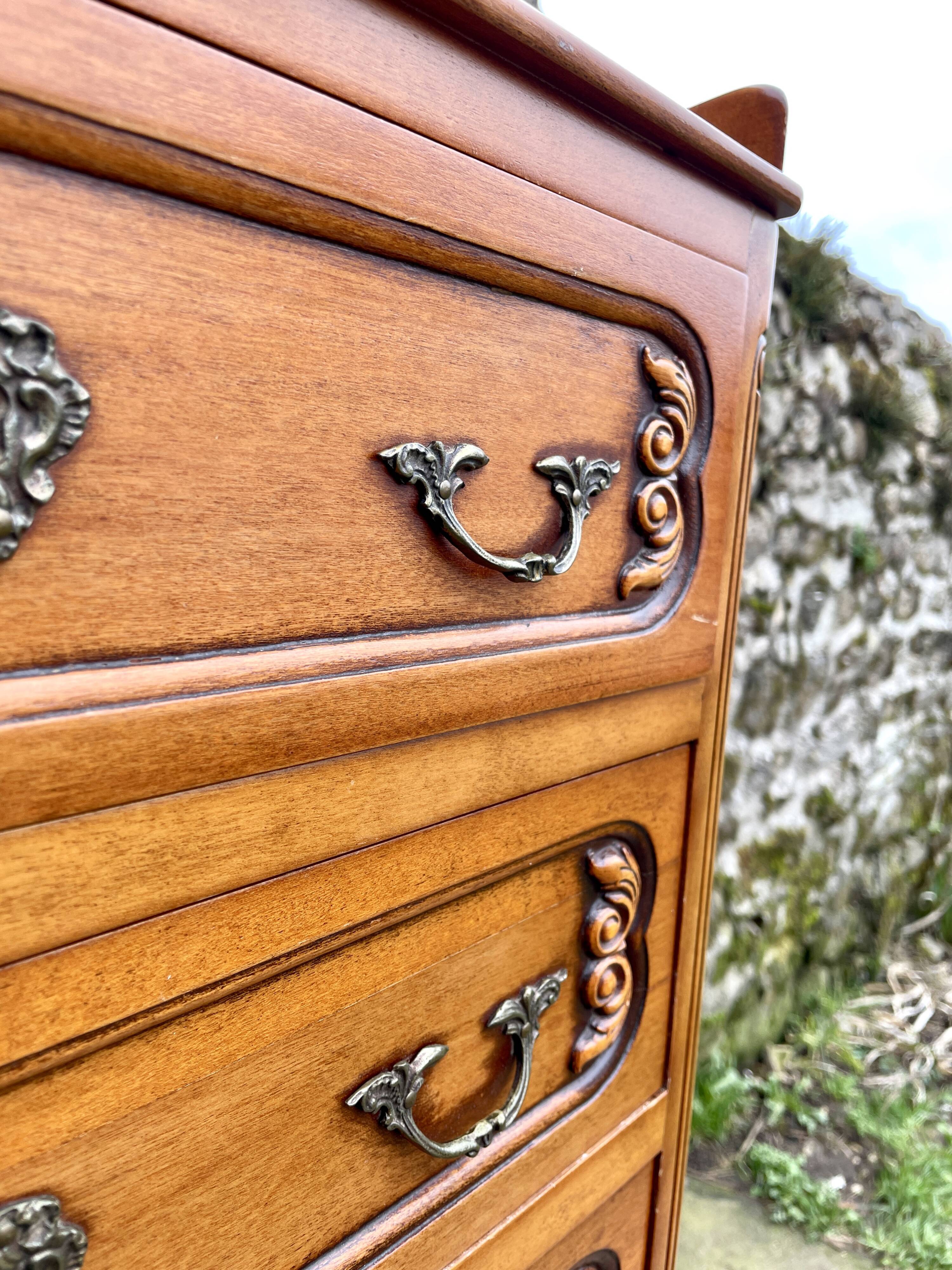 Louis XV style weekly planner