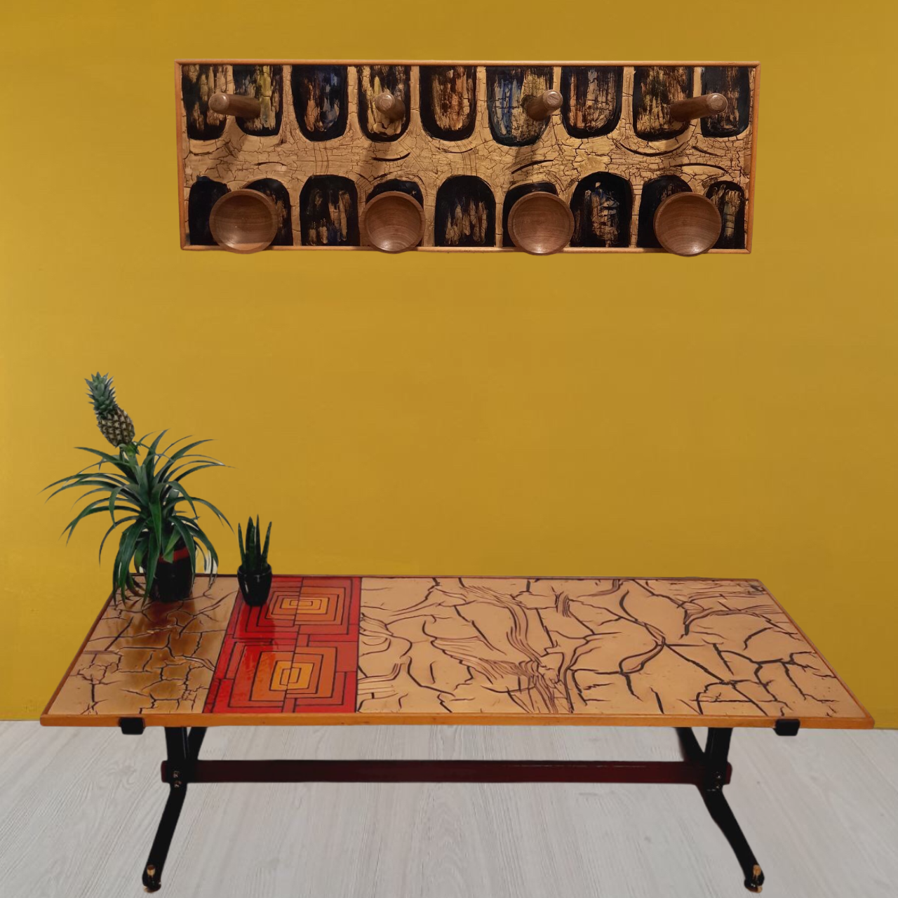 Coffee table 60s top enamelled color red and gold, metal and brass base.