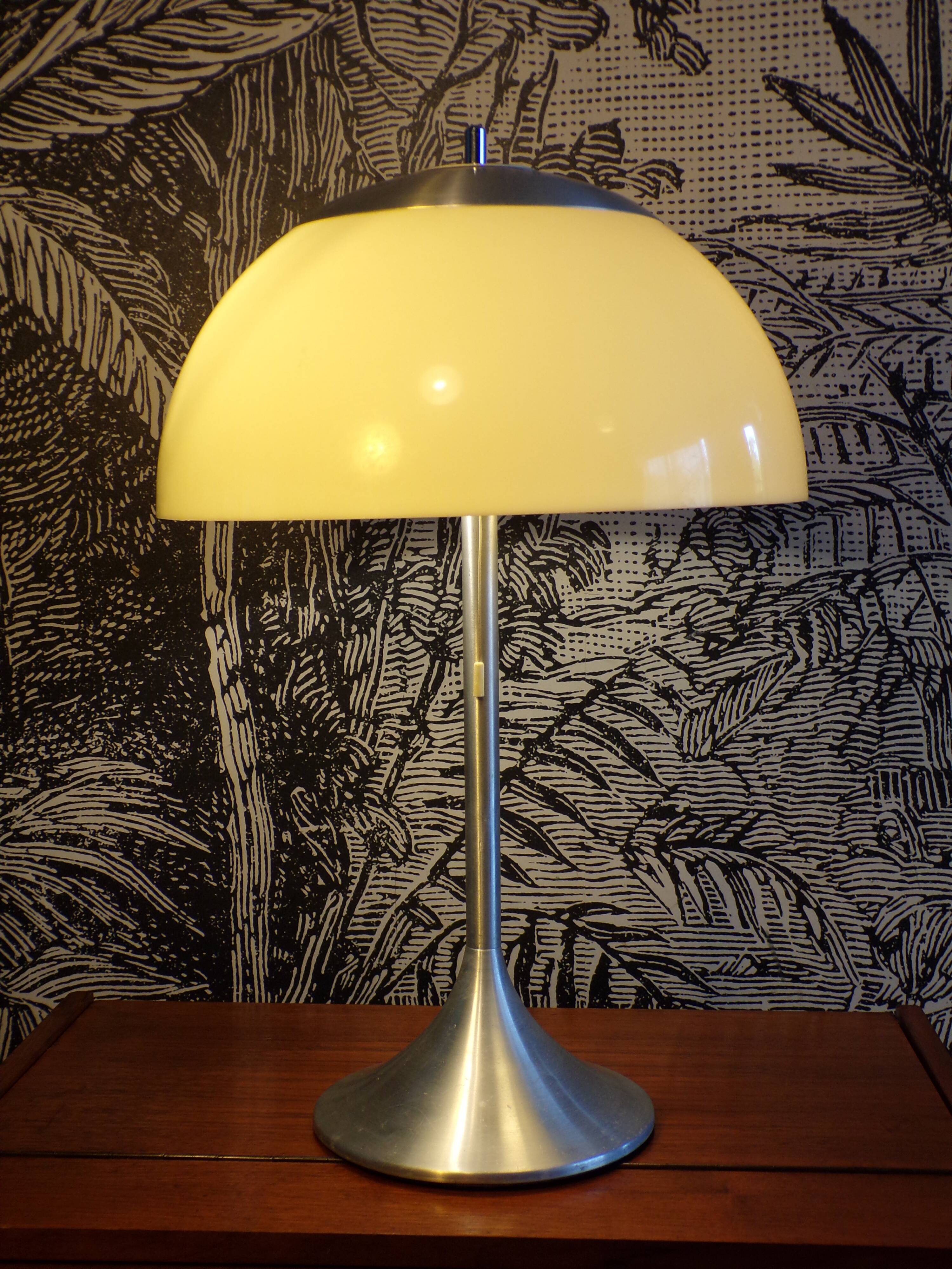 Unilux mushroom lamp