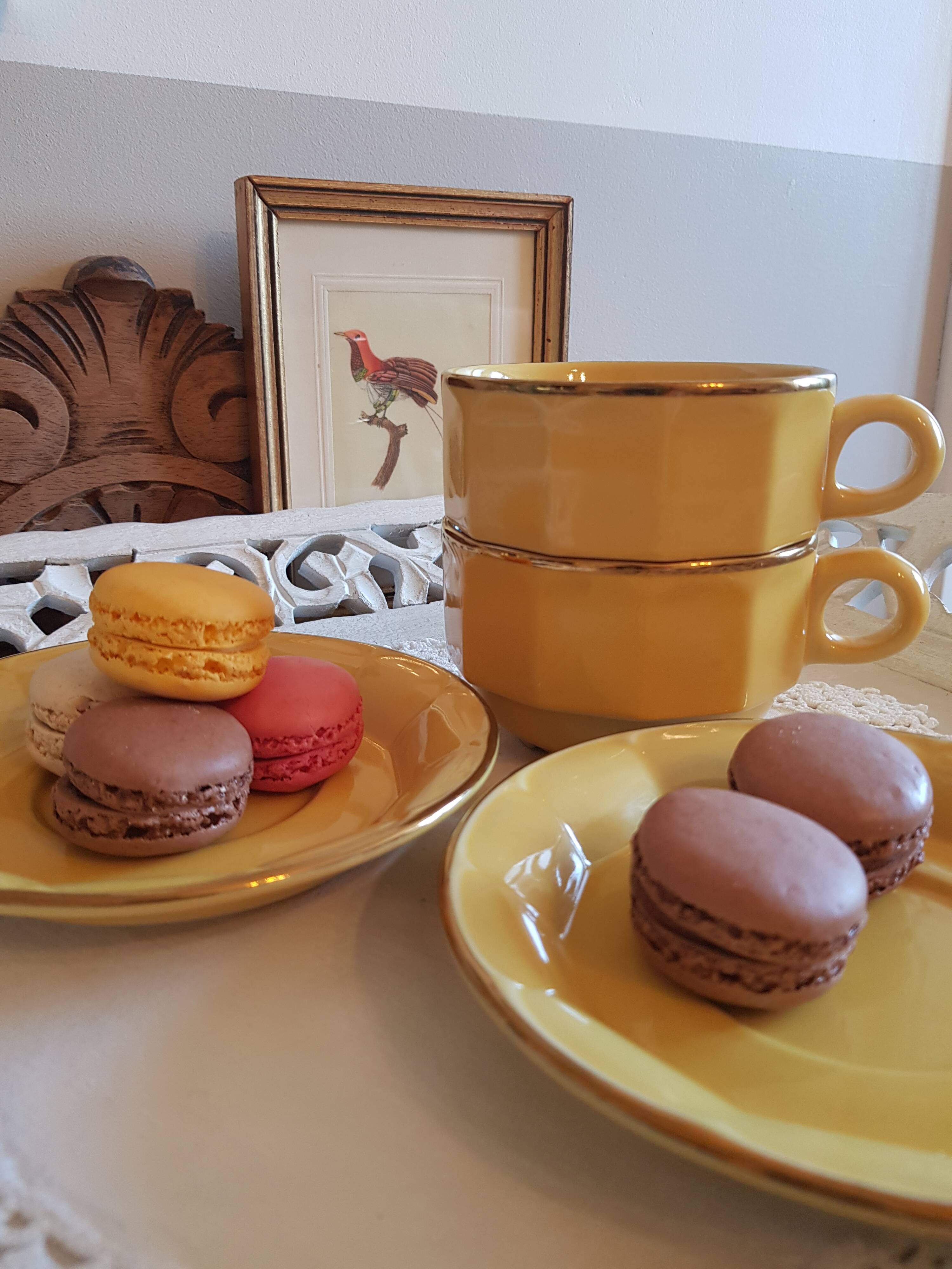 Duo of chocolate cups, breakfast, Bistro style, porcelain, yellow and gold