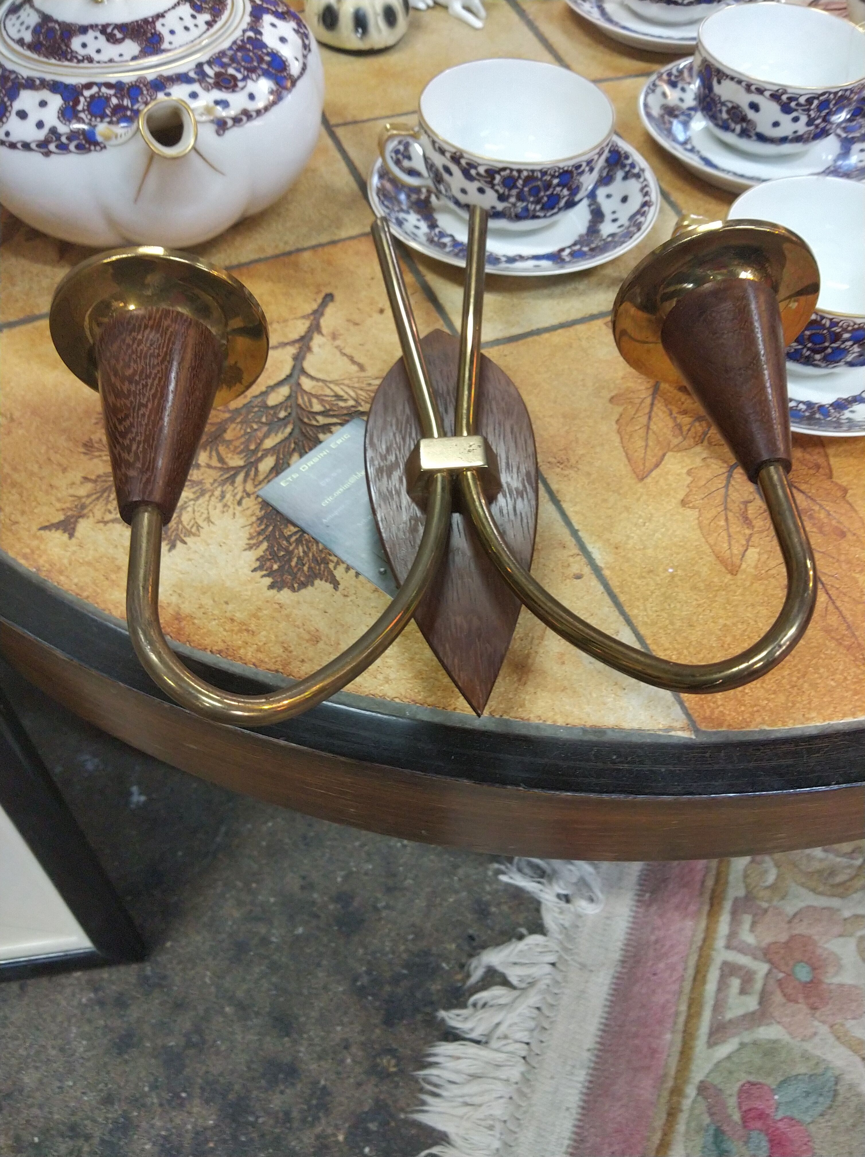 Scandinavian style wall light in gilded metal and Wenge wood, circa 1960