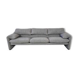 Maralunga sofa by Vico Magistretti for Cassina