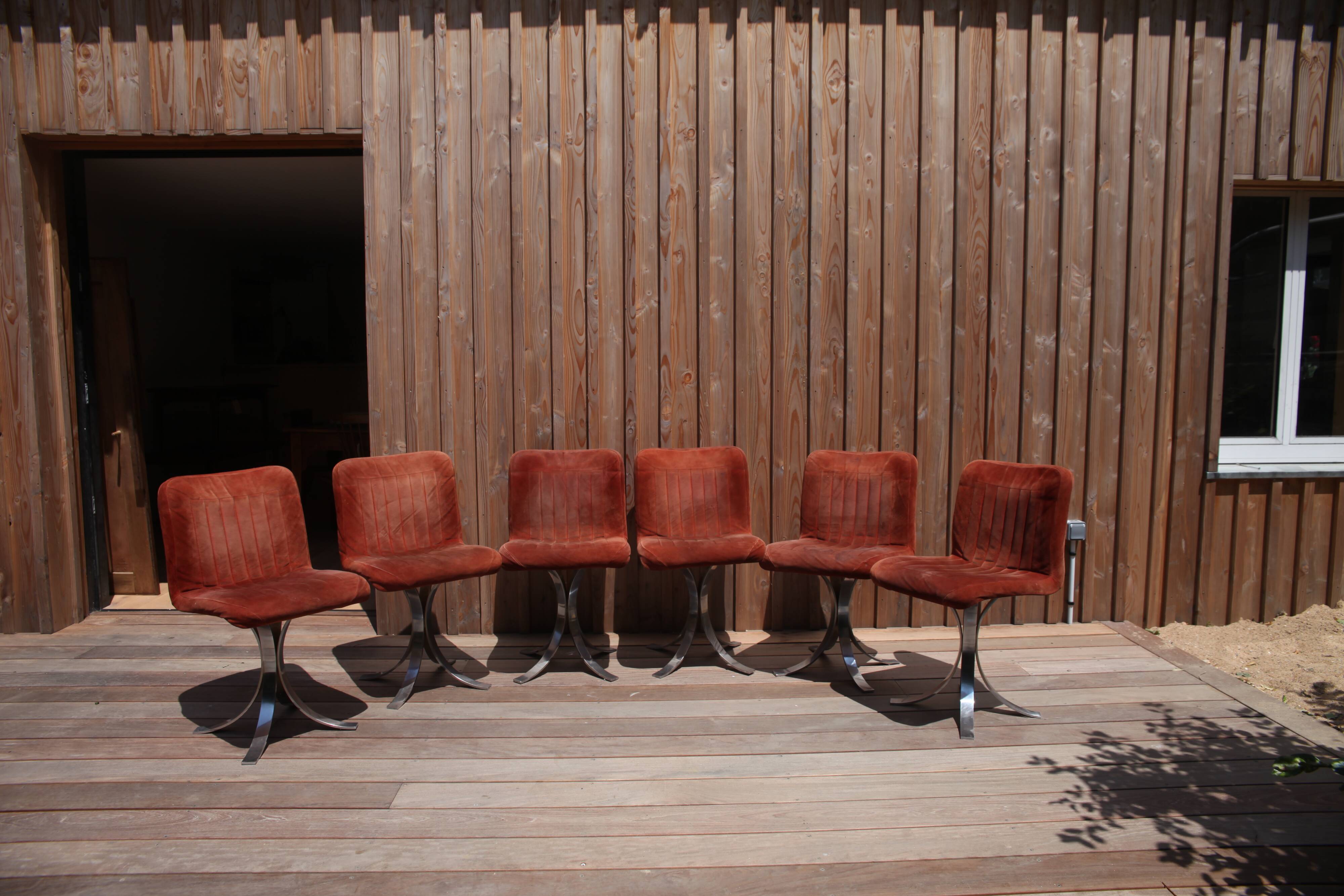 6 cooked chairs and metal base