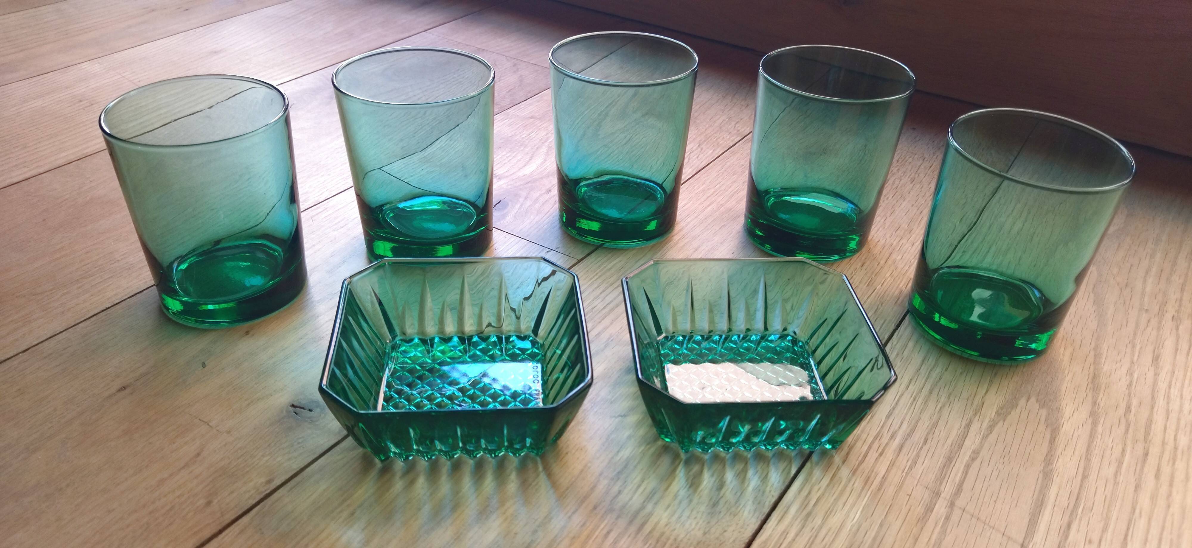 Set of 5 glasses and 2 green ramekins for appetizers.