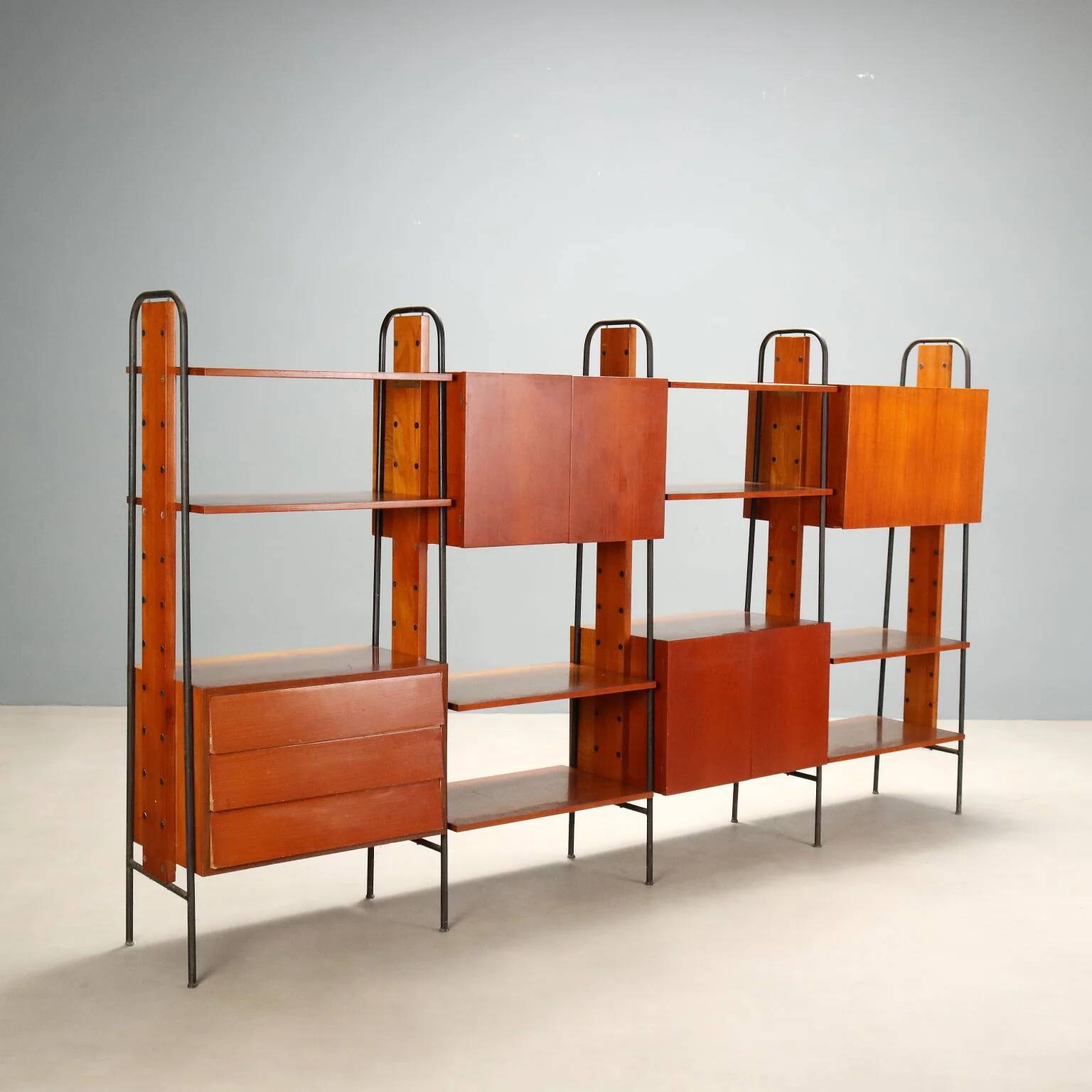 Bibliothèque vintage des années 1960