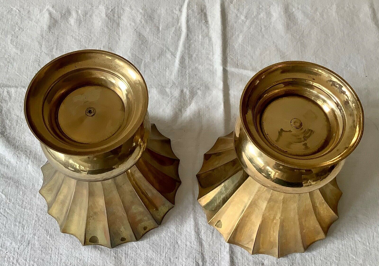 Paire de vases en bronze