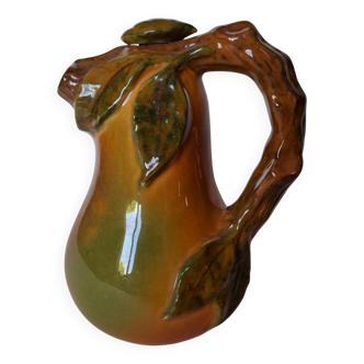 Pichet en barbotine en forme de poire