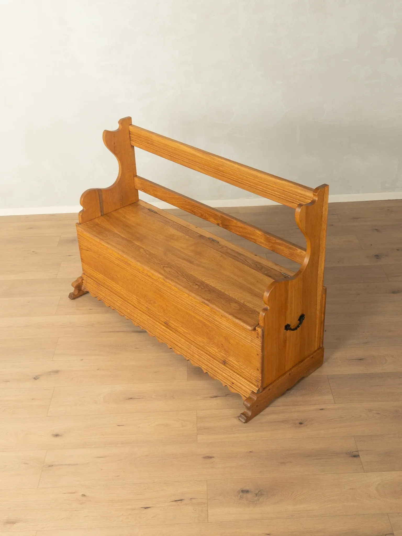 Banc coffre ancien vers 1900, en chêne massif, fait à la main