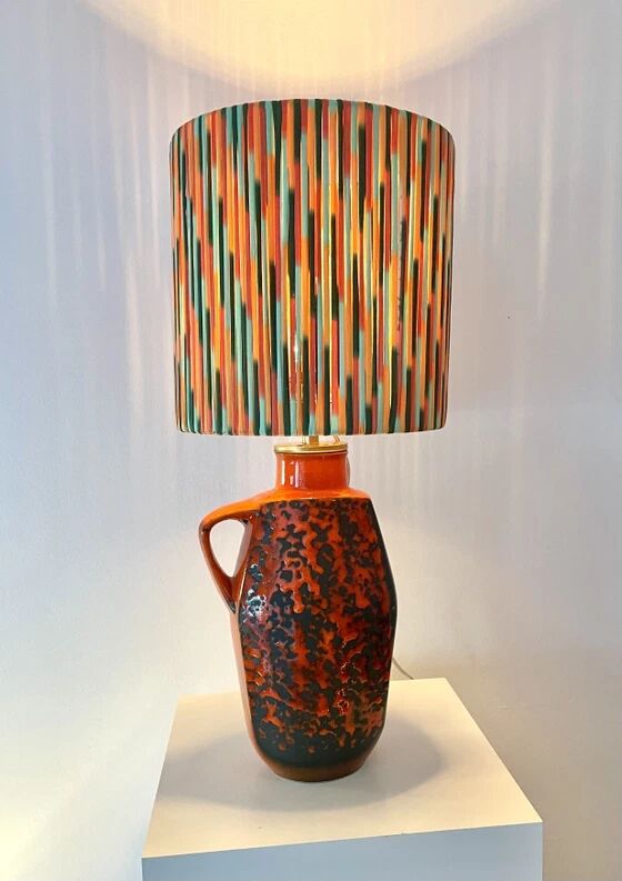 70s Fat Lava lamp with Pop Art shade